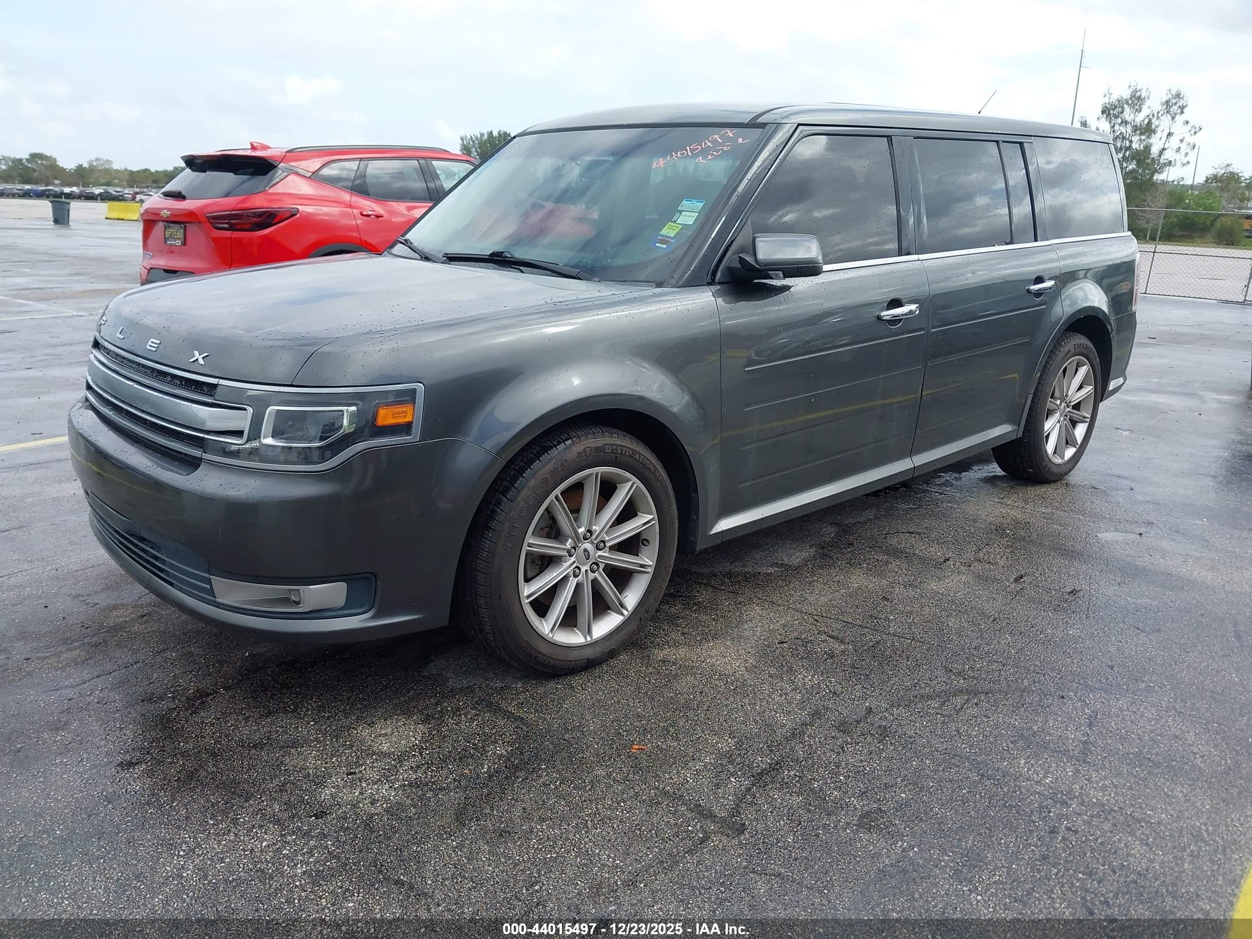 FORD FLEX image 2