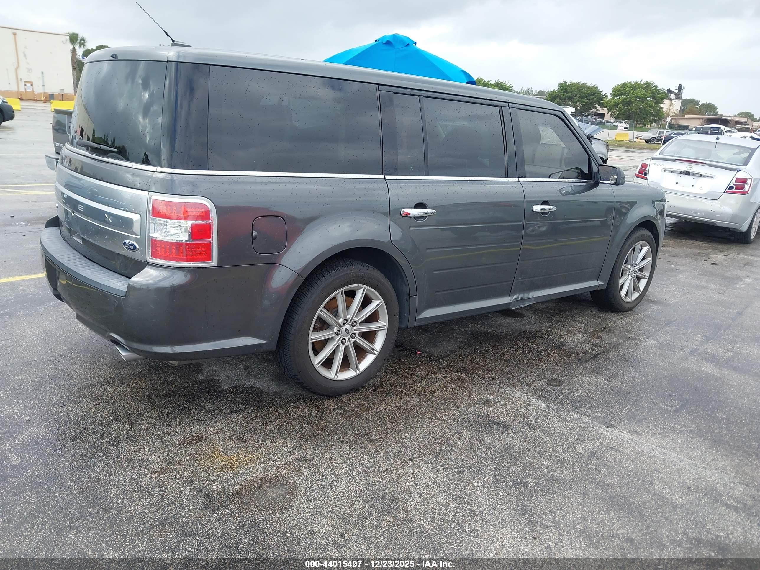 FORD FLEX image 4