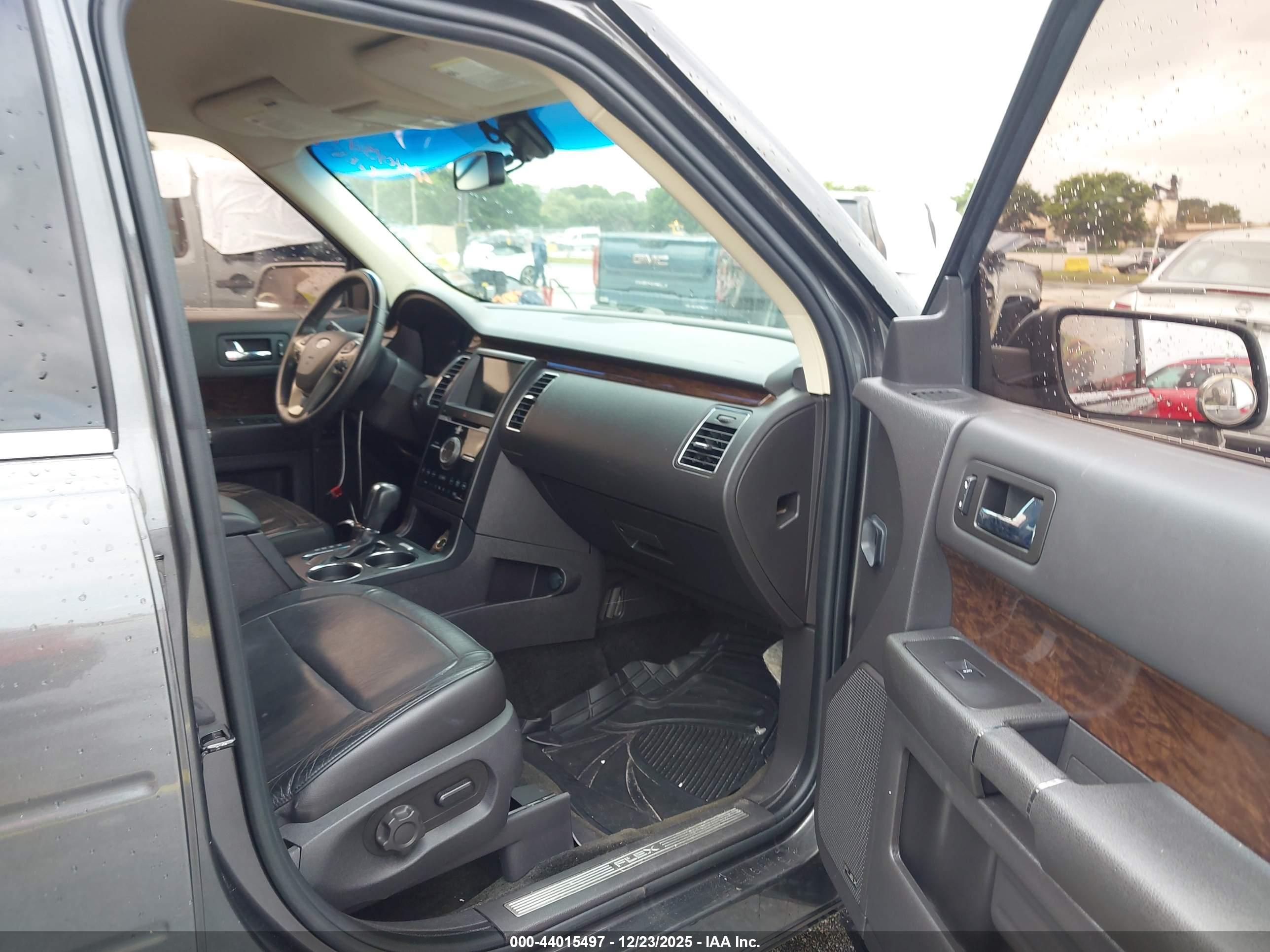 FORD FLEX image 5