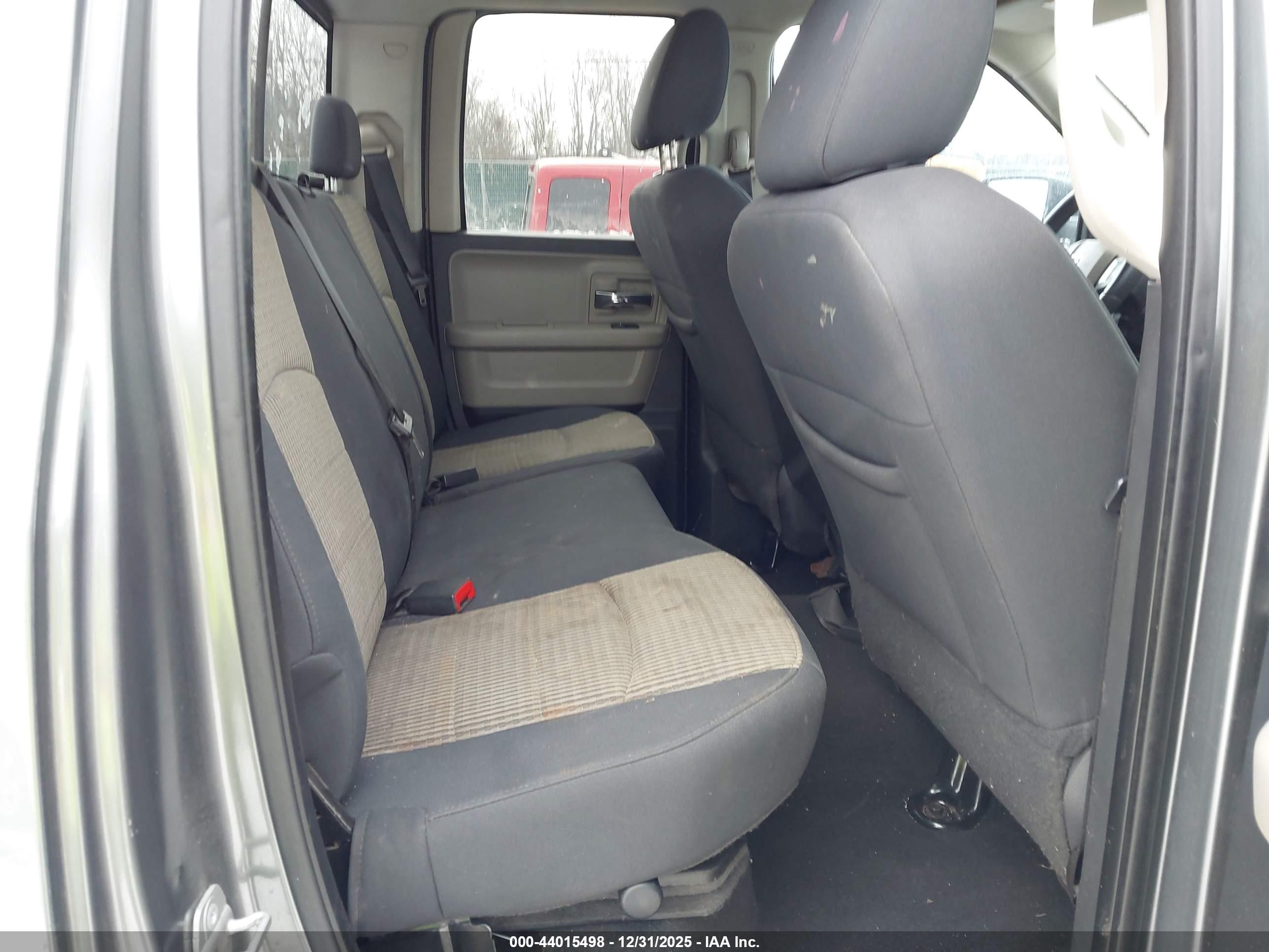 DODGE RAM image 8