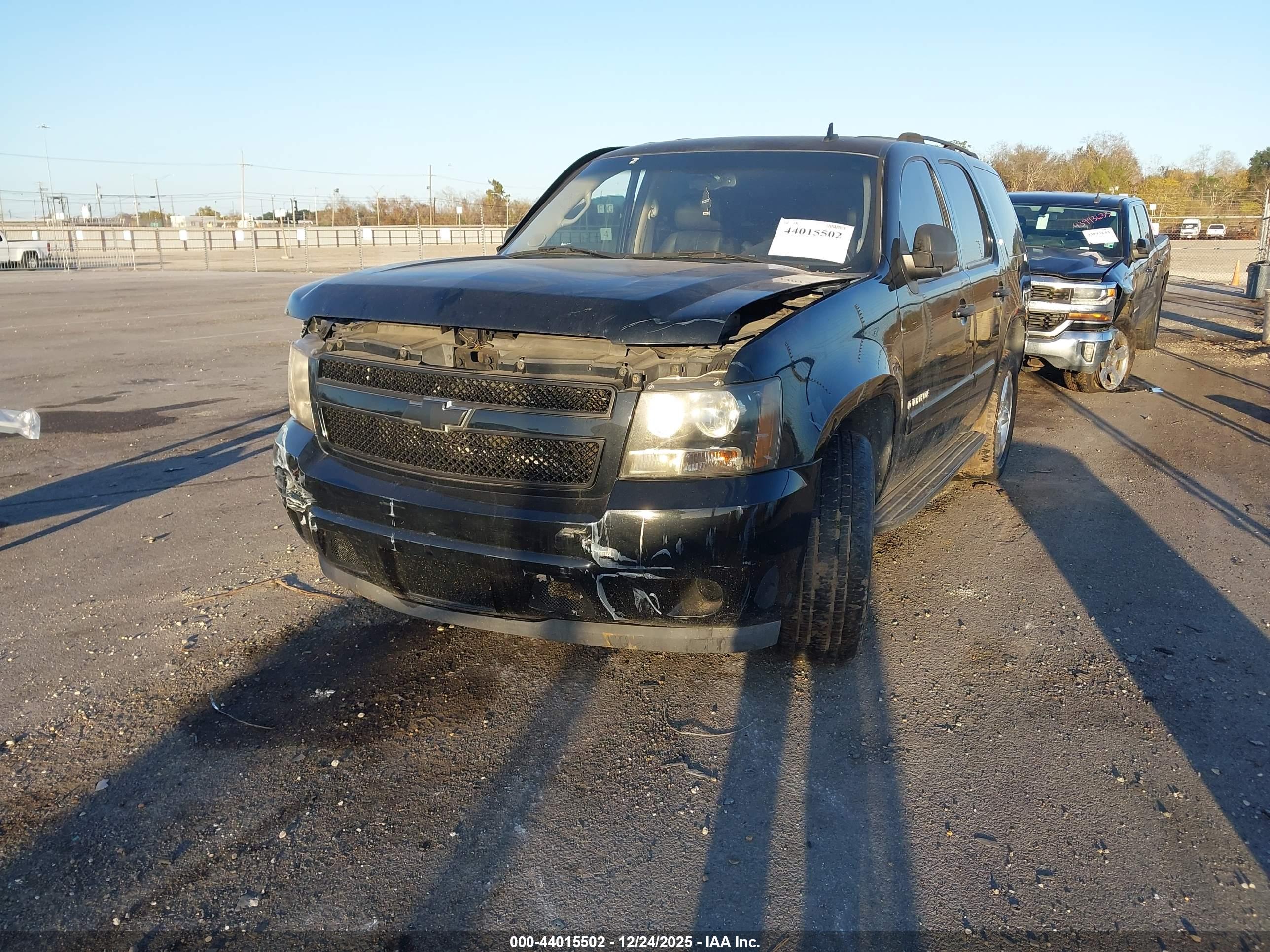 CHEVROLET TAHOE image 2