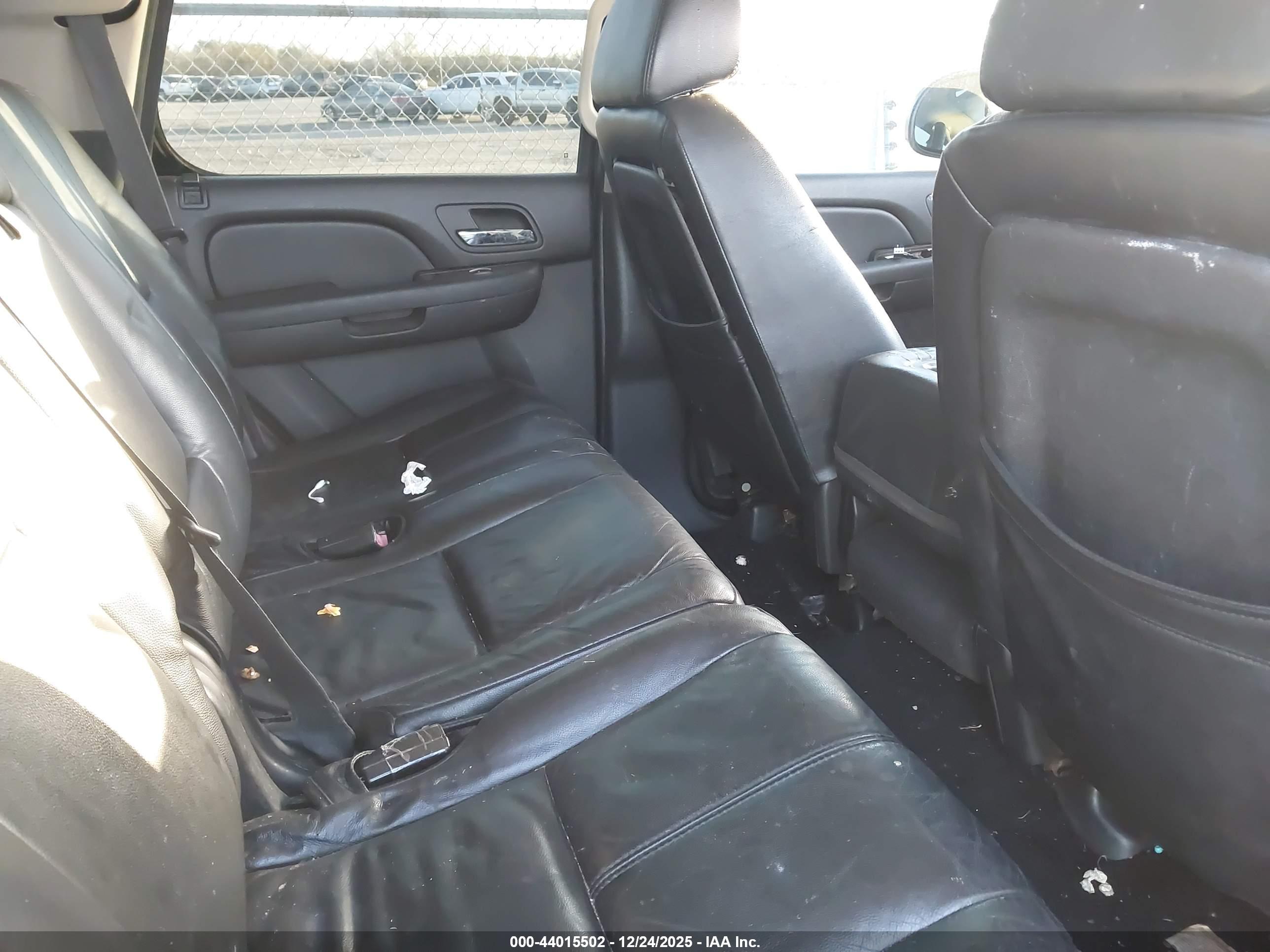 CHEVROLET TAHOE image 8