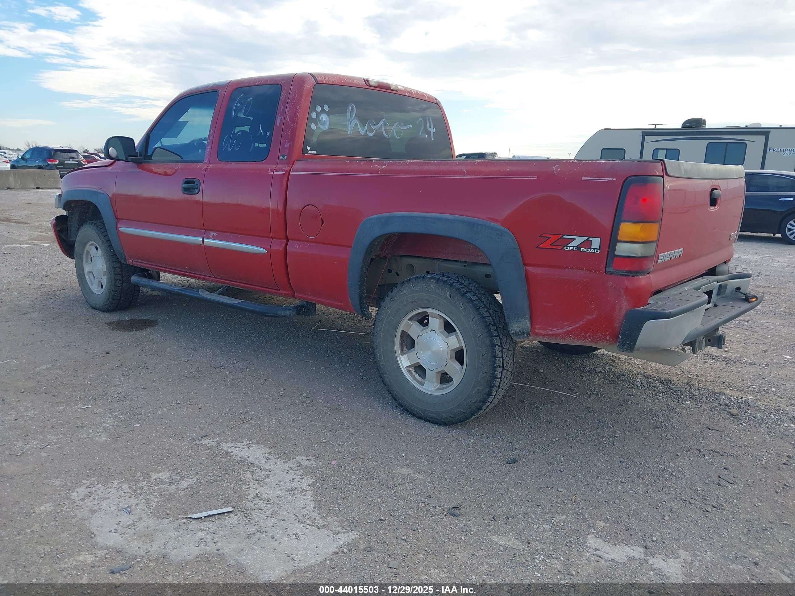 GMC SIERRA image 3