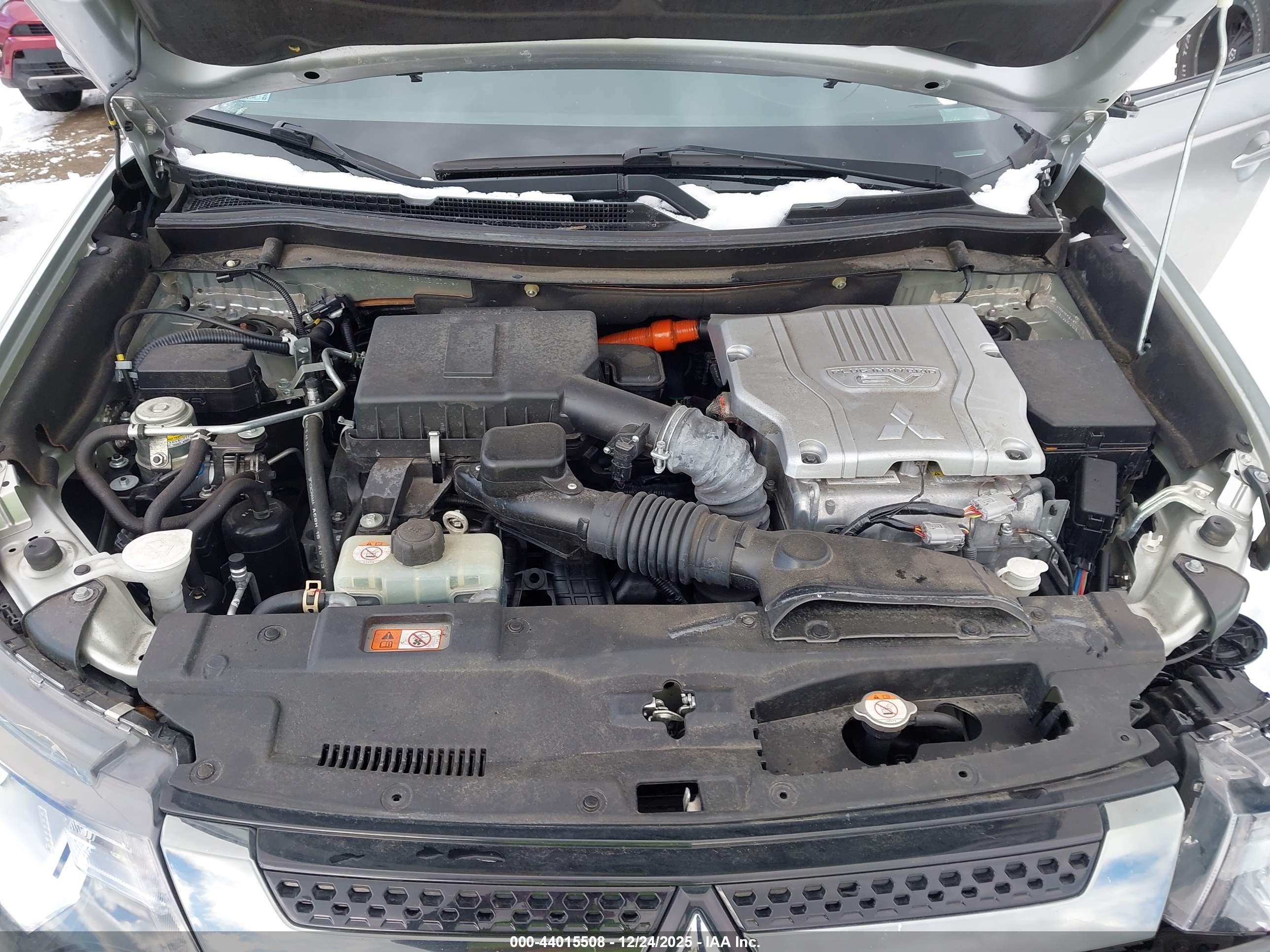 MITSUBISHI OUTLANDER image 10