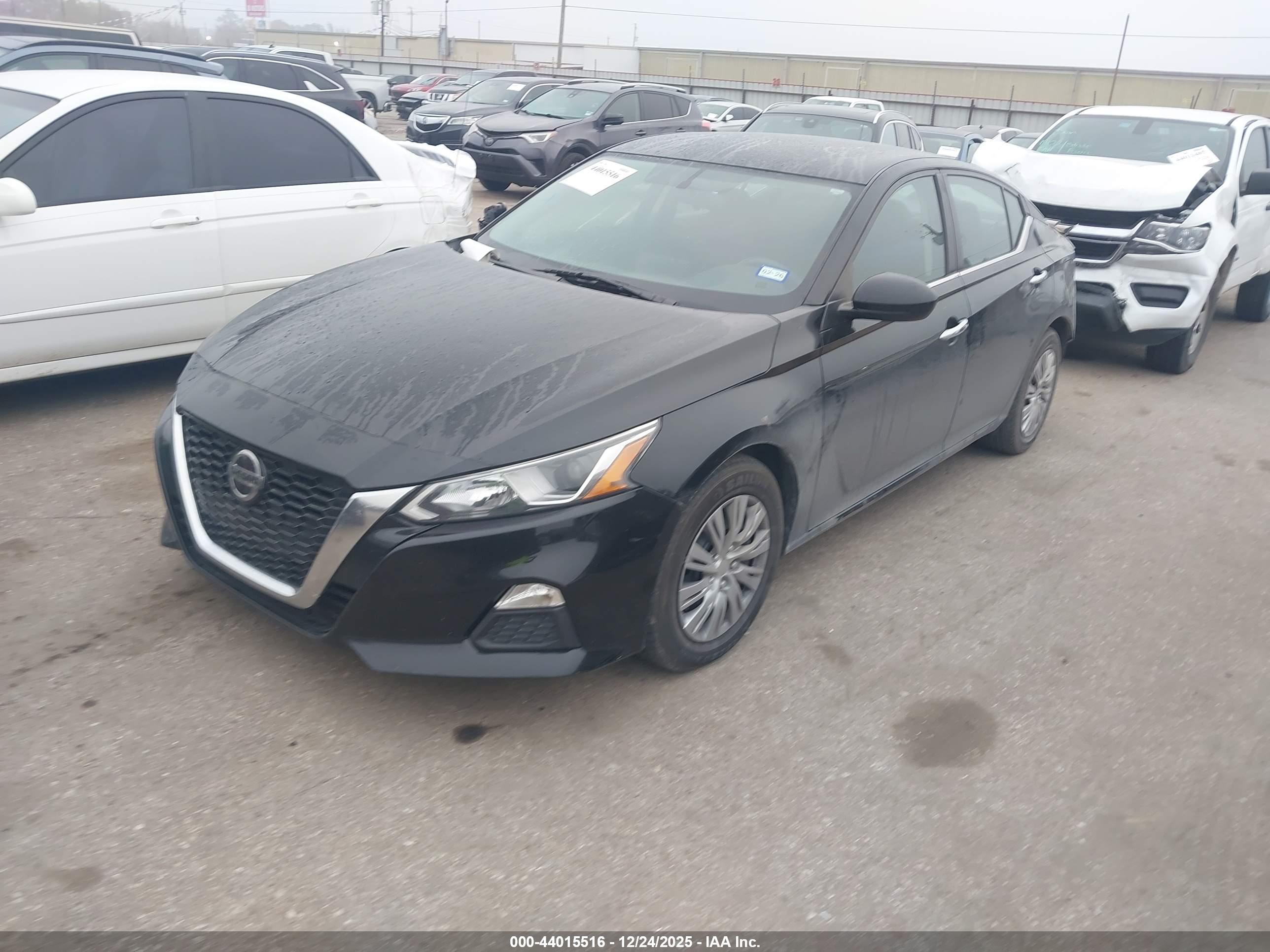 NISSAN ALTIMA image 2