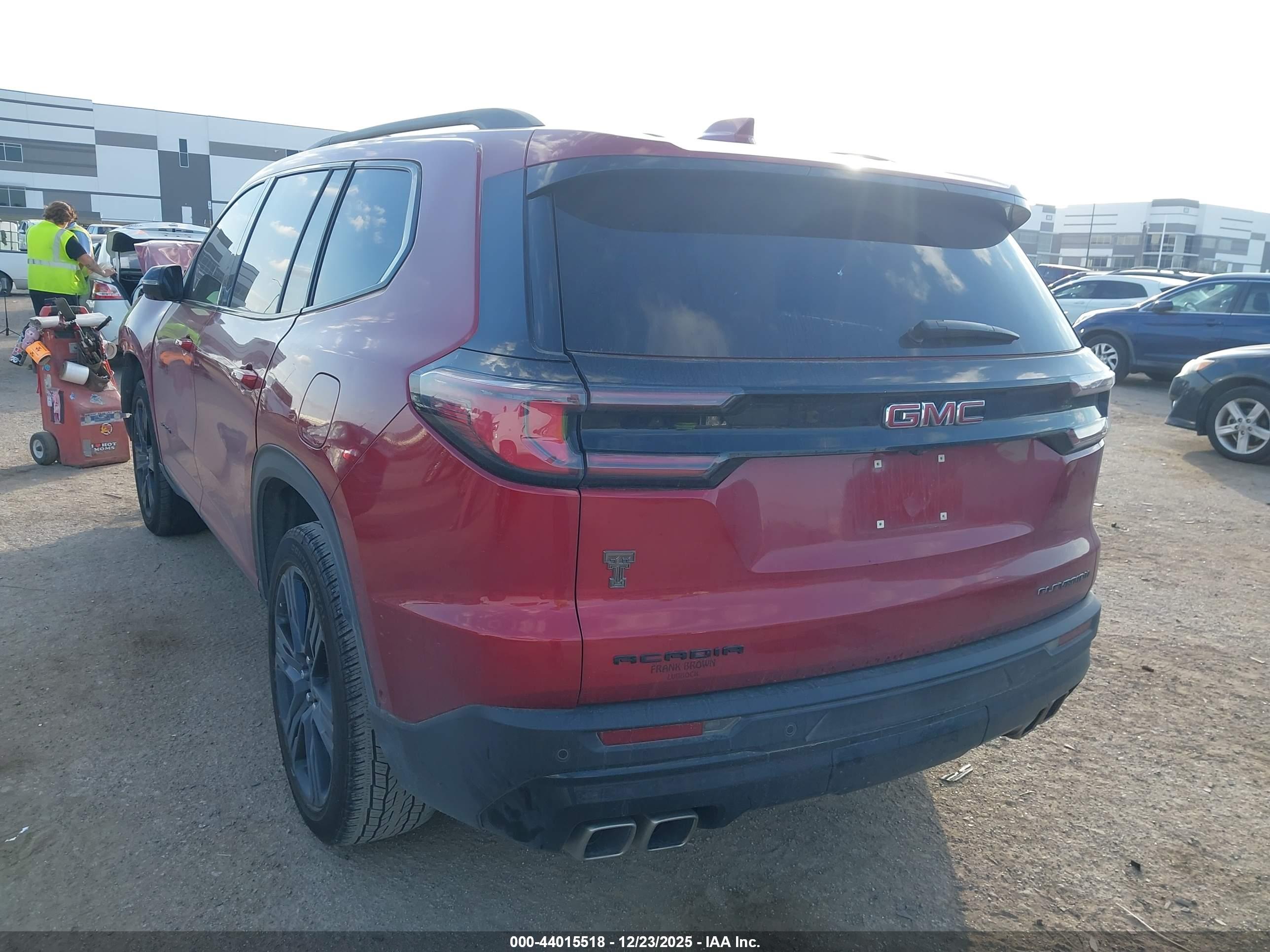 GMC ACADIA image 3