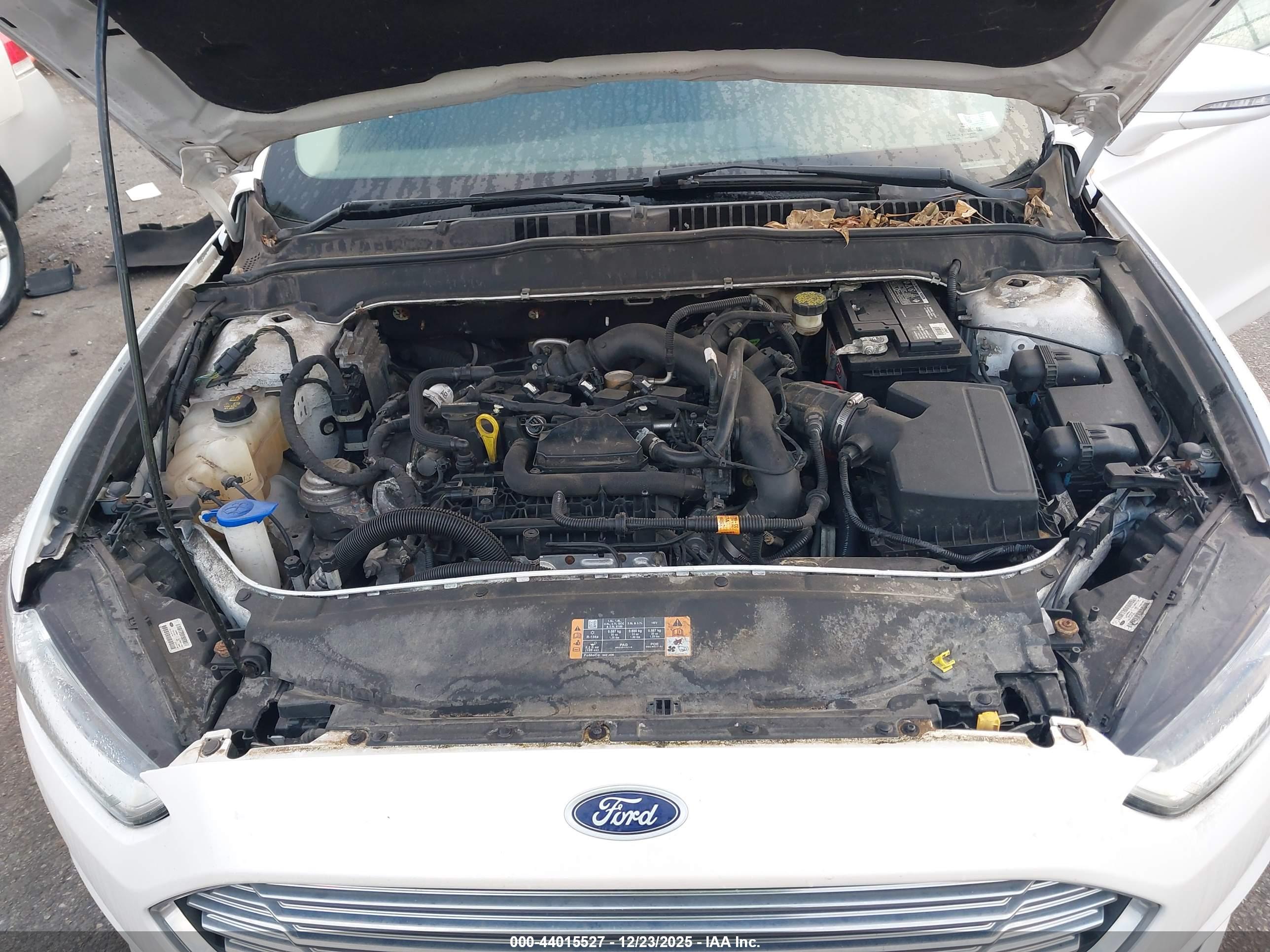 FORD FUSION image 10