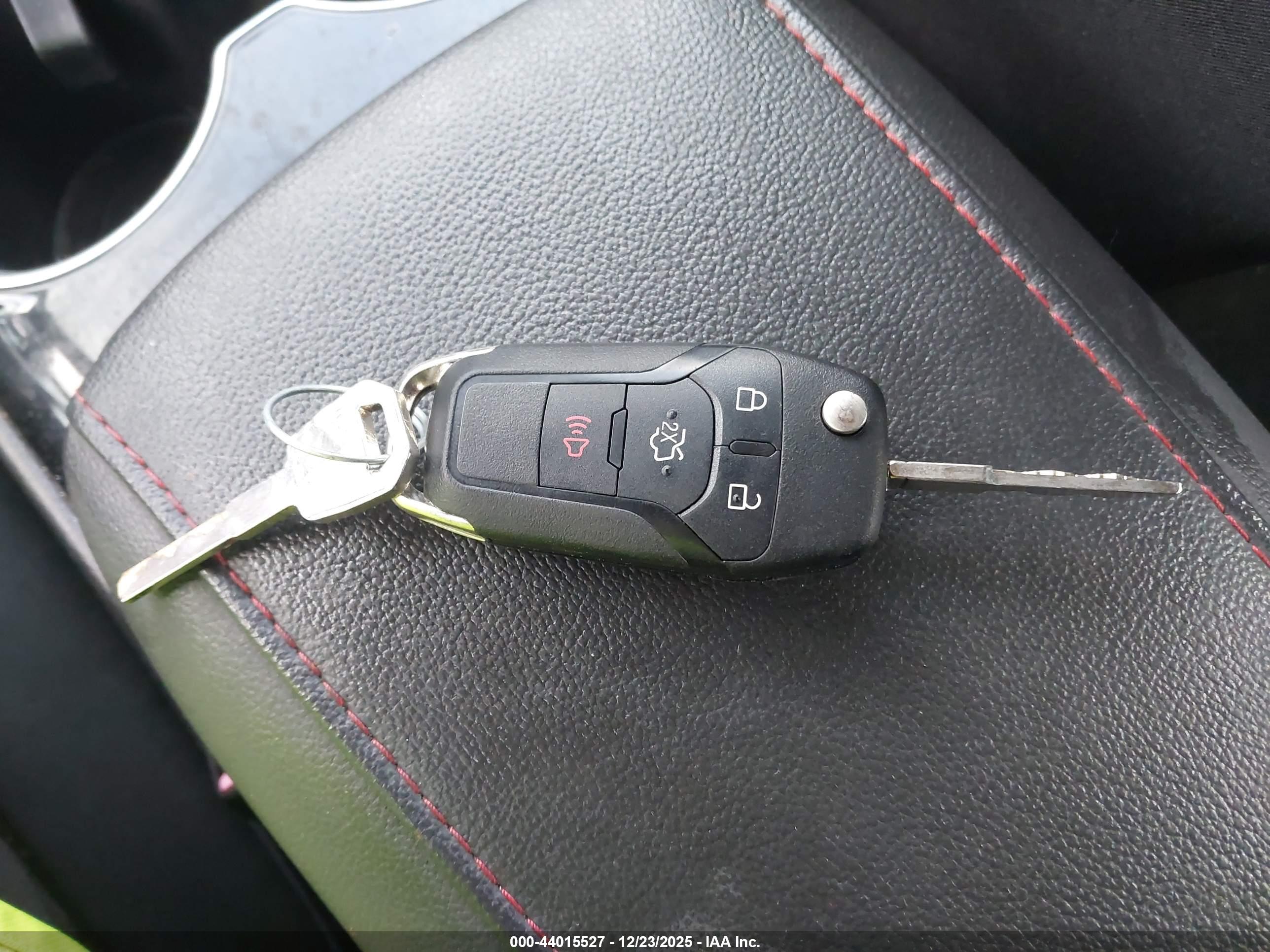 FORD FUSION image 11