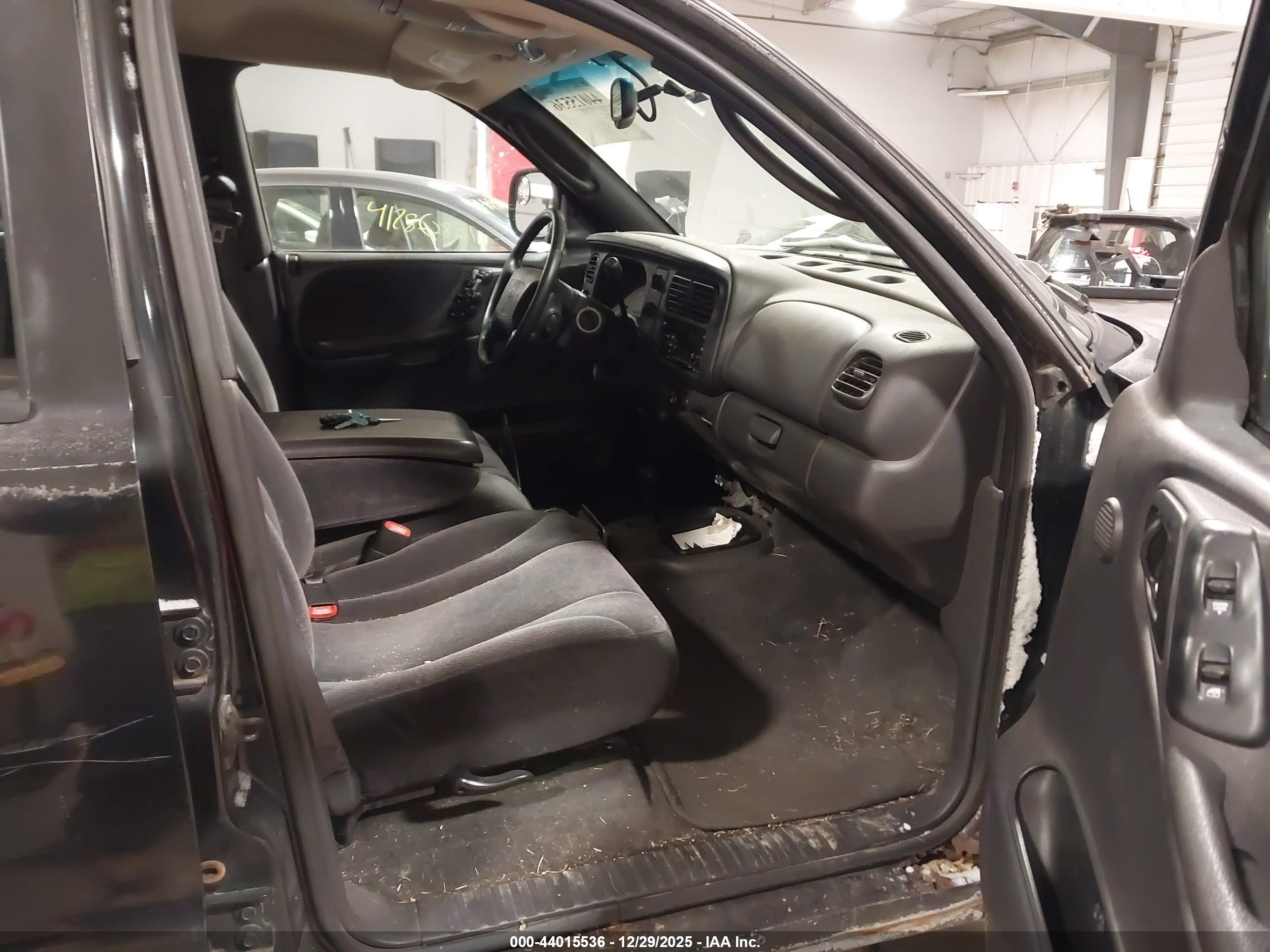 DODGE DAKOTA image 5
