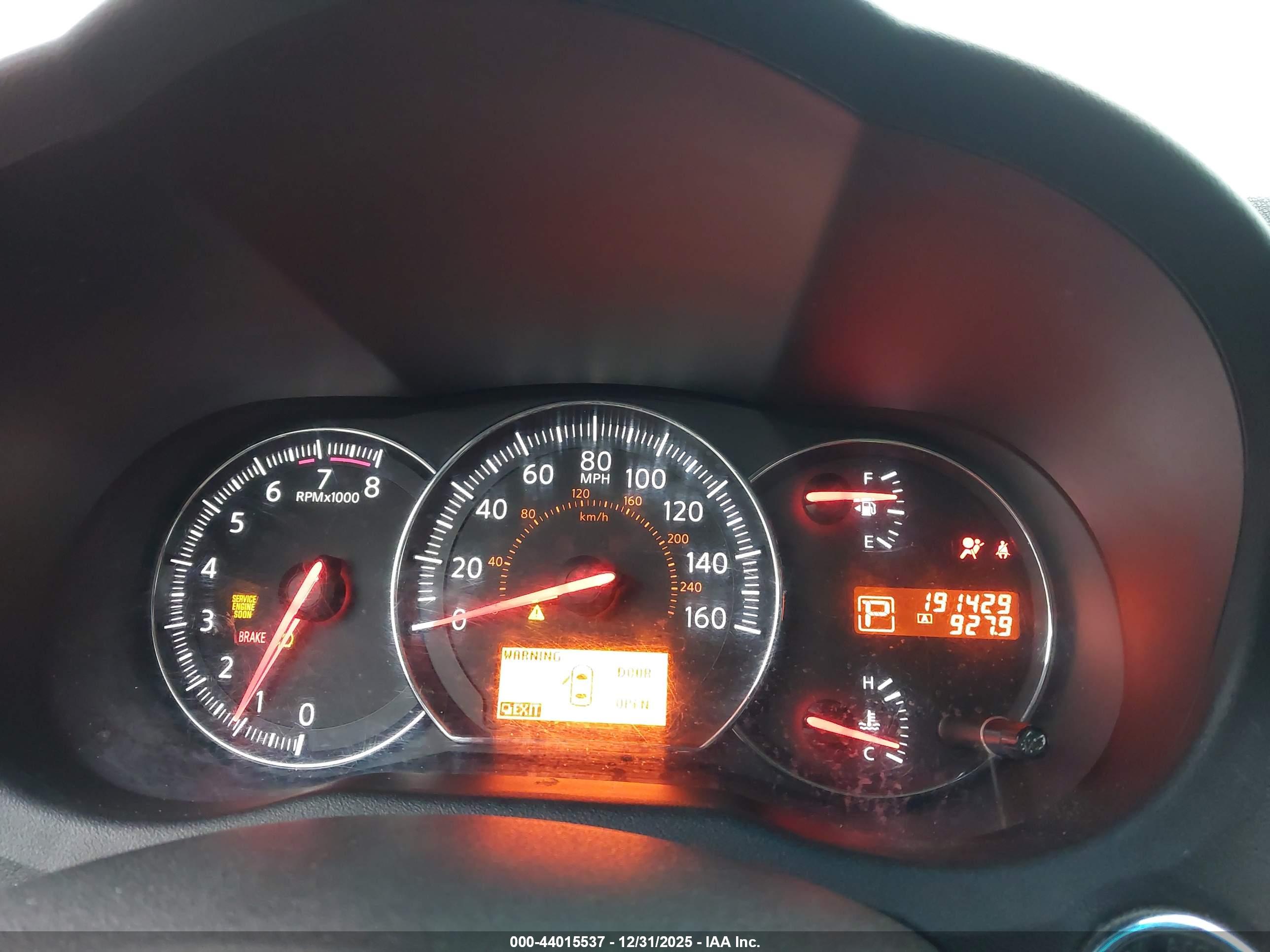 NISSAN MAXIMA image 7