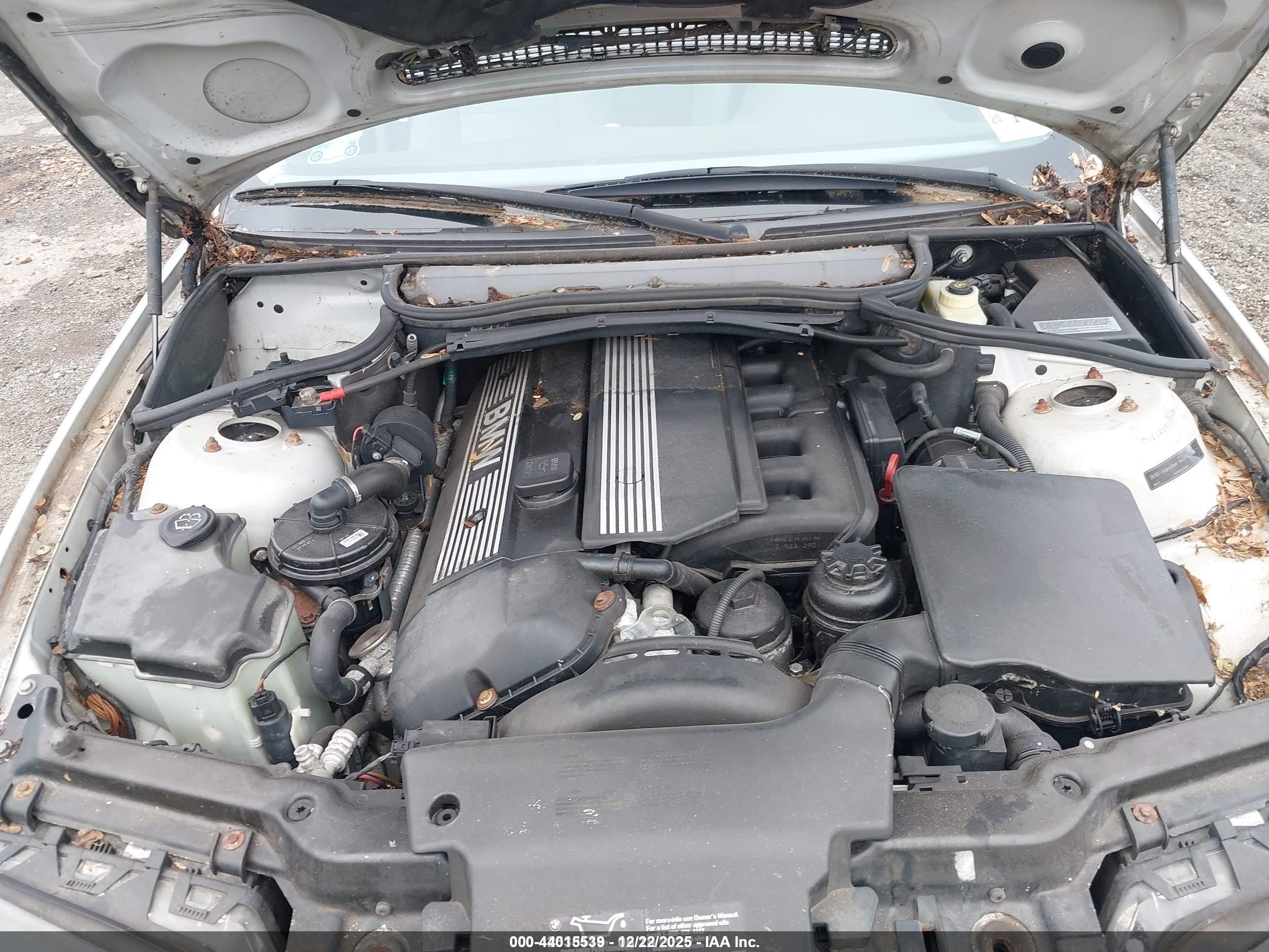 BMW 325I image 10
