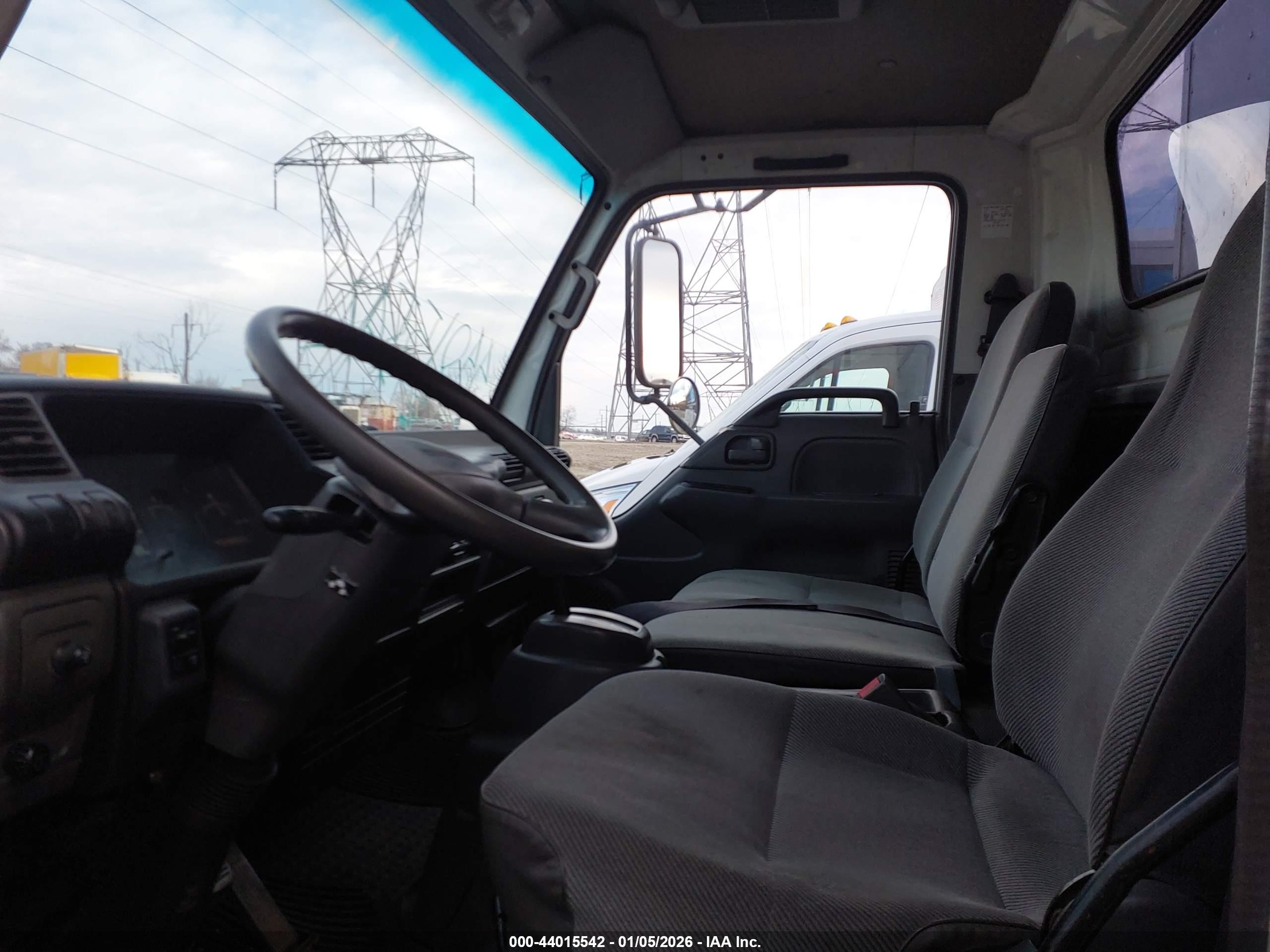 ISUZU NQR image 7