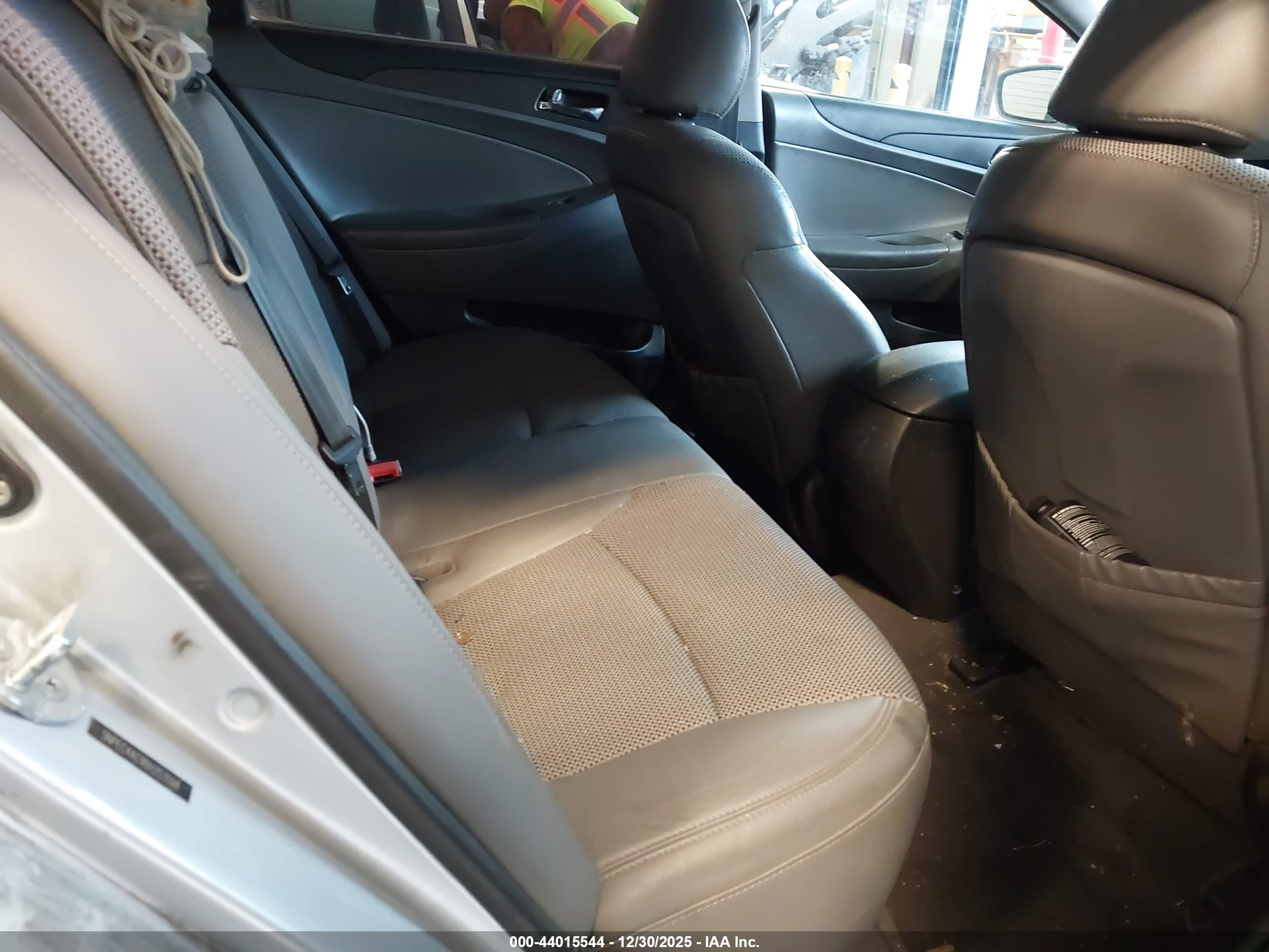 HYUNDAI SONATA image 8