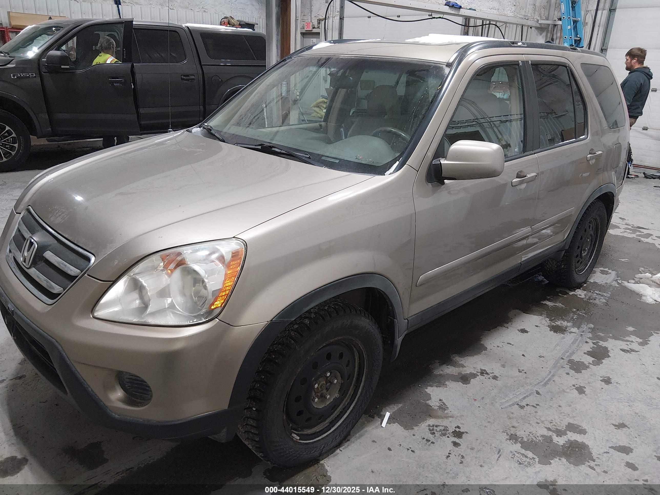 HONDA CR-V image 2