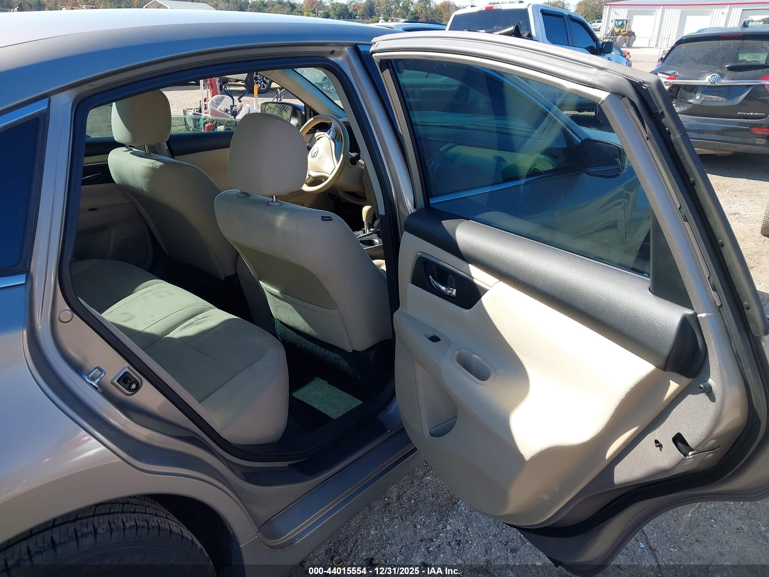 NISSAN ALTIMA image 8
