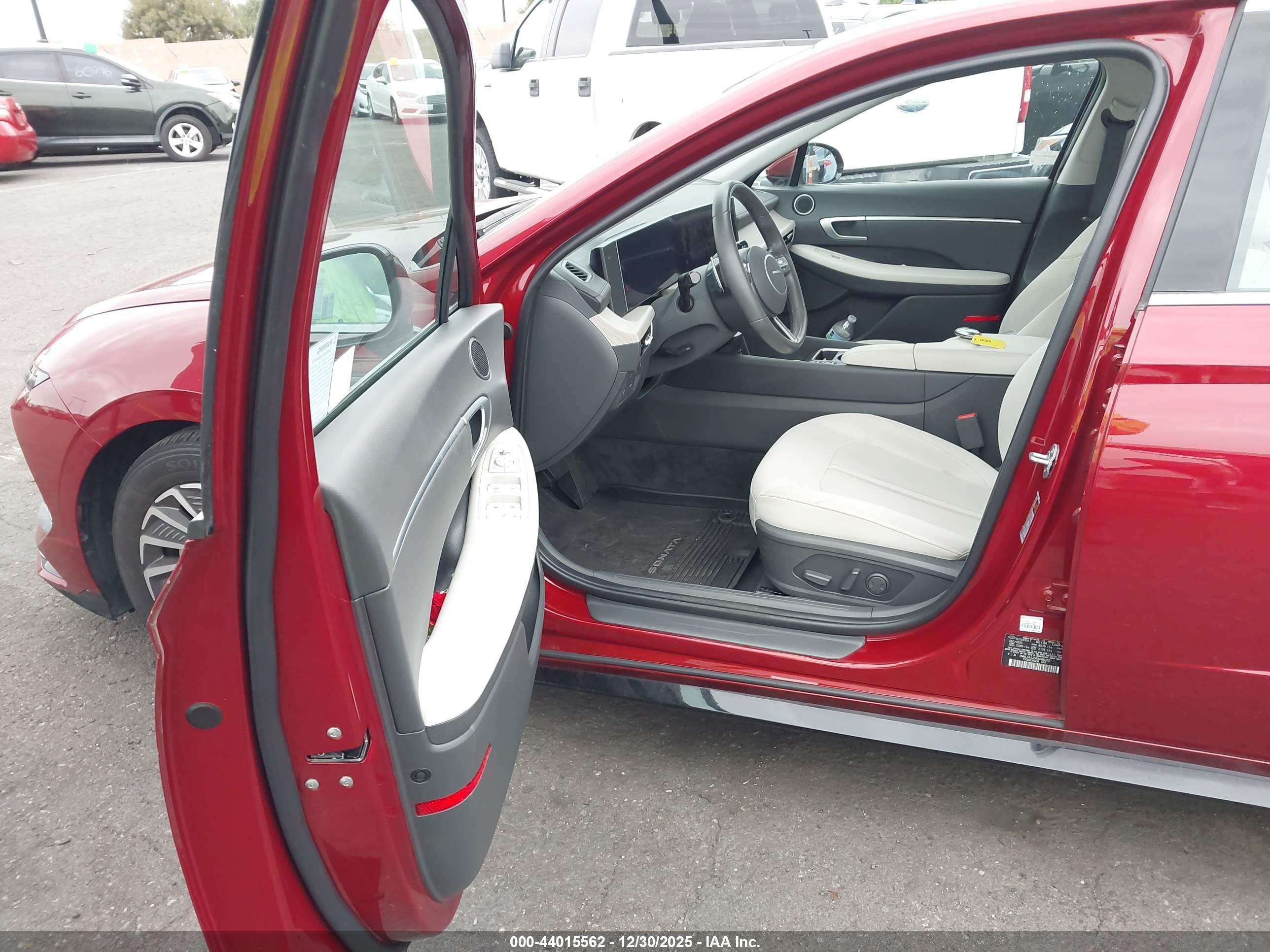 HYUNDAI SONATA image 5
