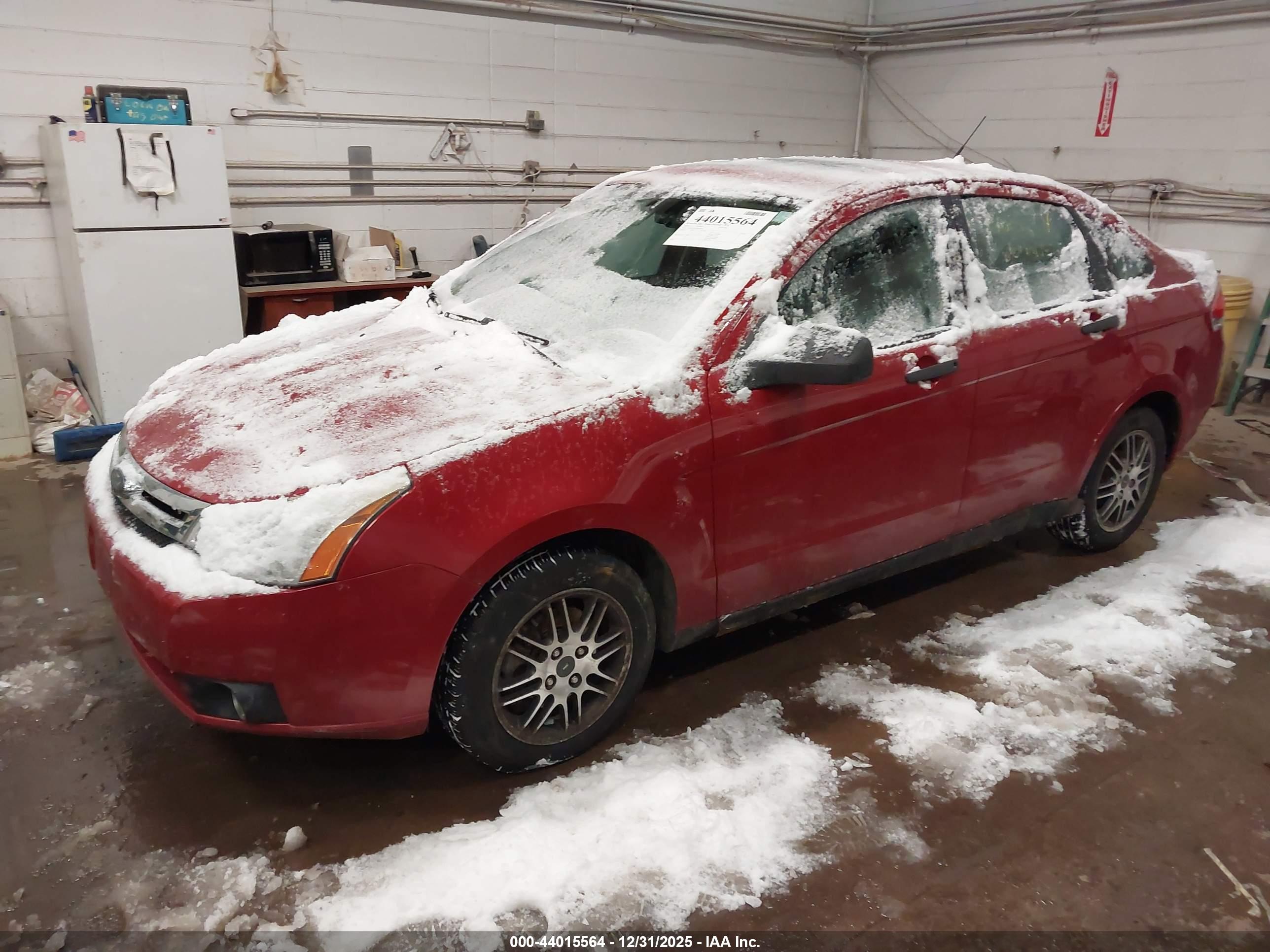 FORD FOCUS image 2