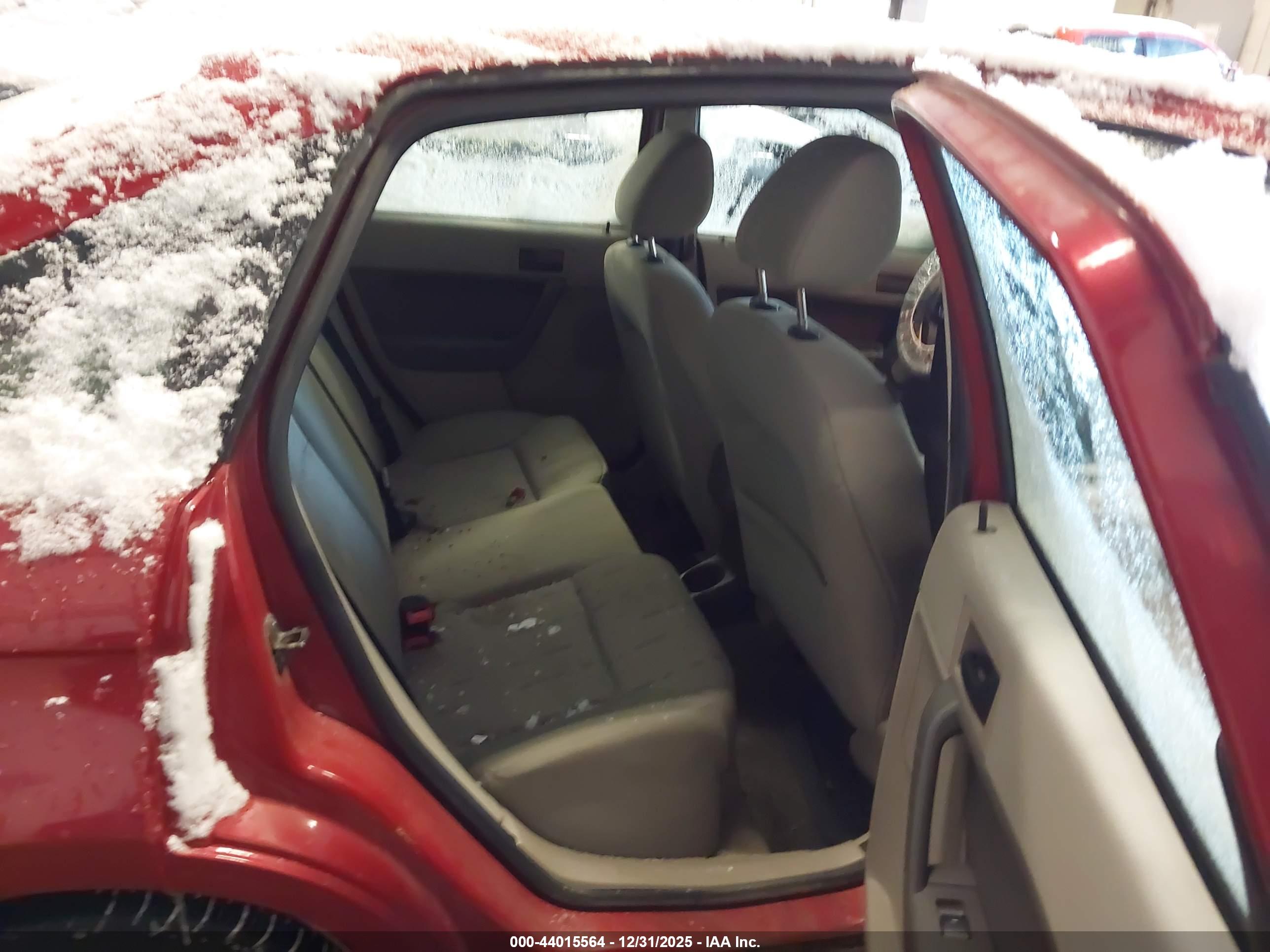 FORD FOCUS image 8