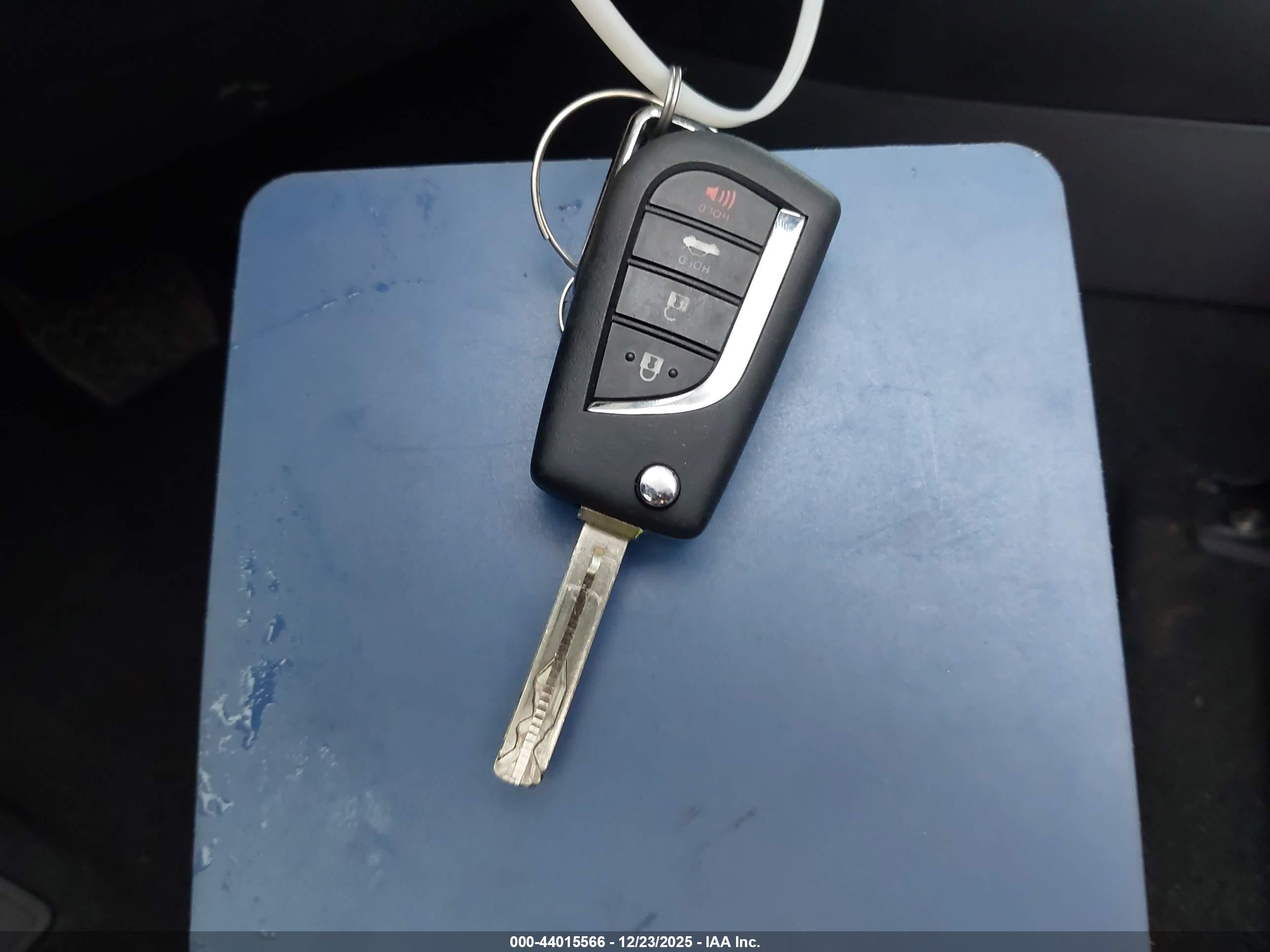 TOYOTA COROLLA image 11