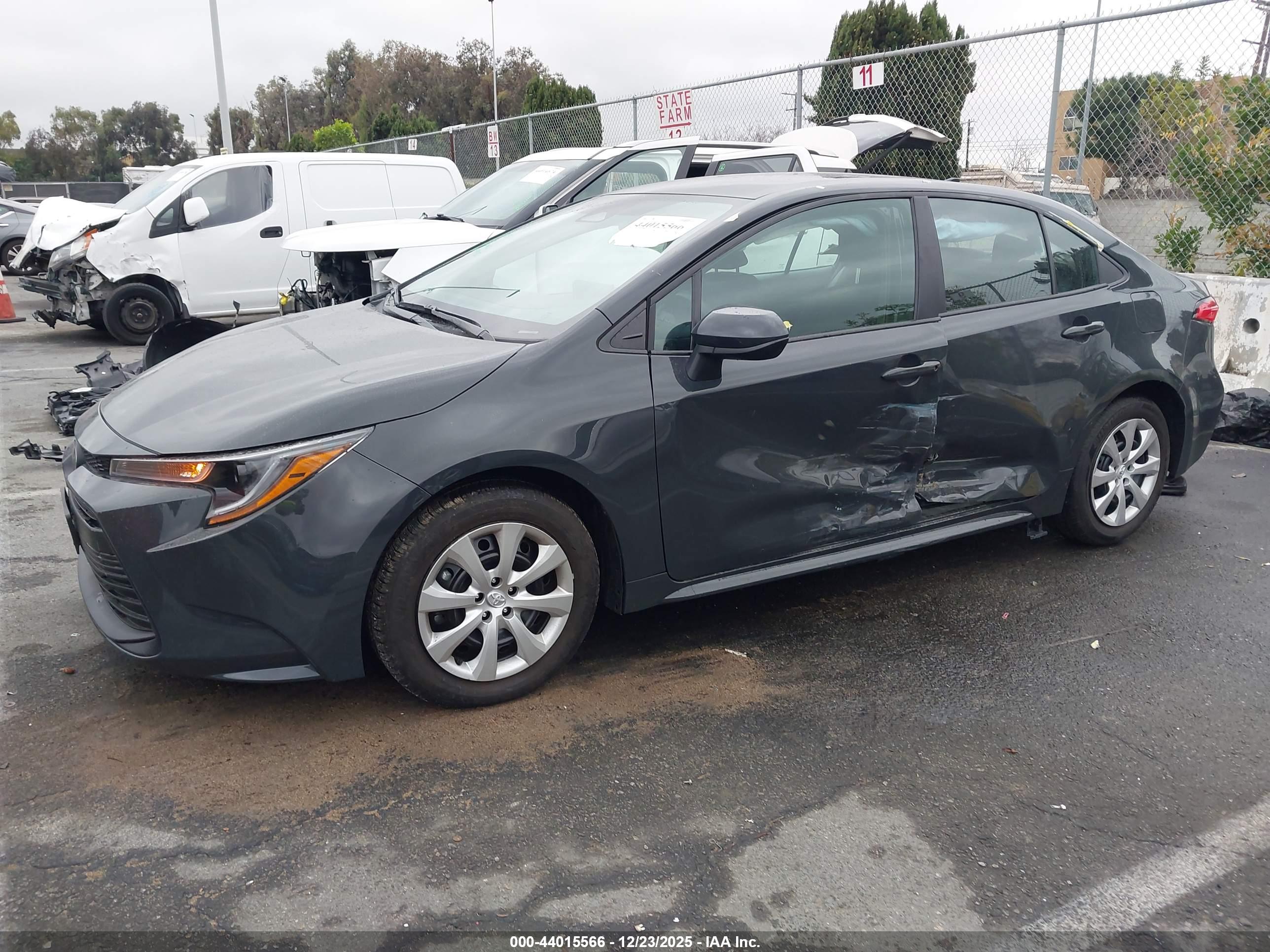 TOYOTA COROLLA image 2