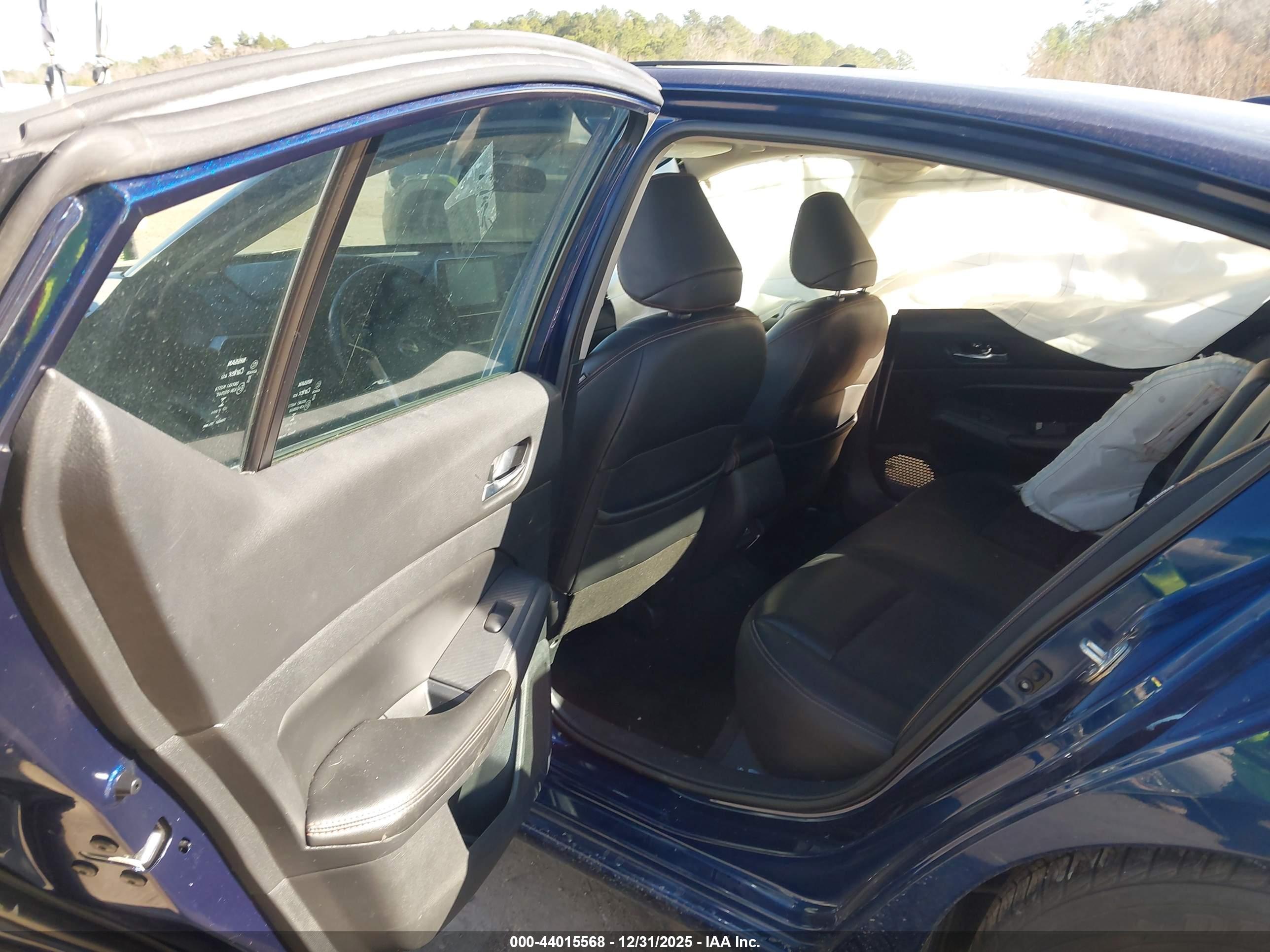 NISSAN ALTIMA image 8