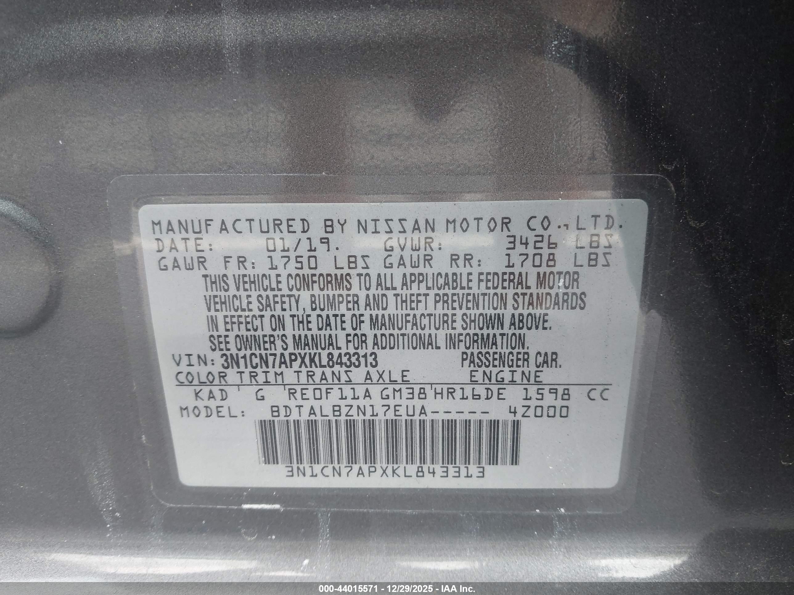 NISSAN VERSA image 9