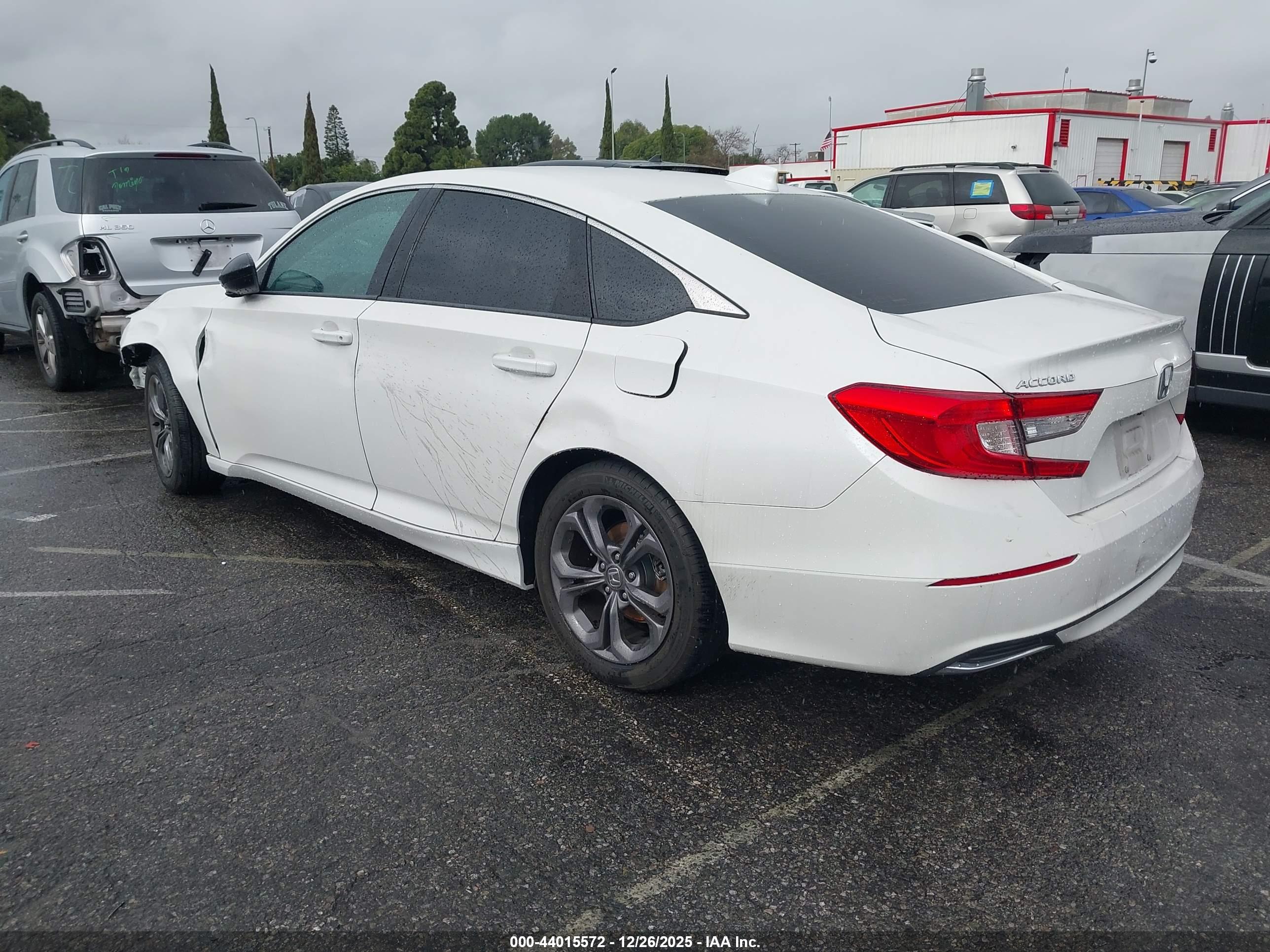 HONDA ACCORD image 3