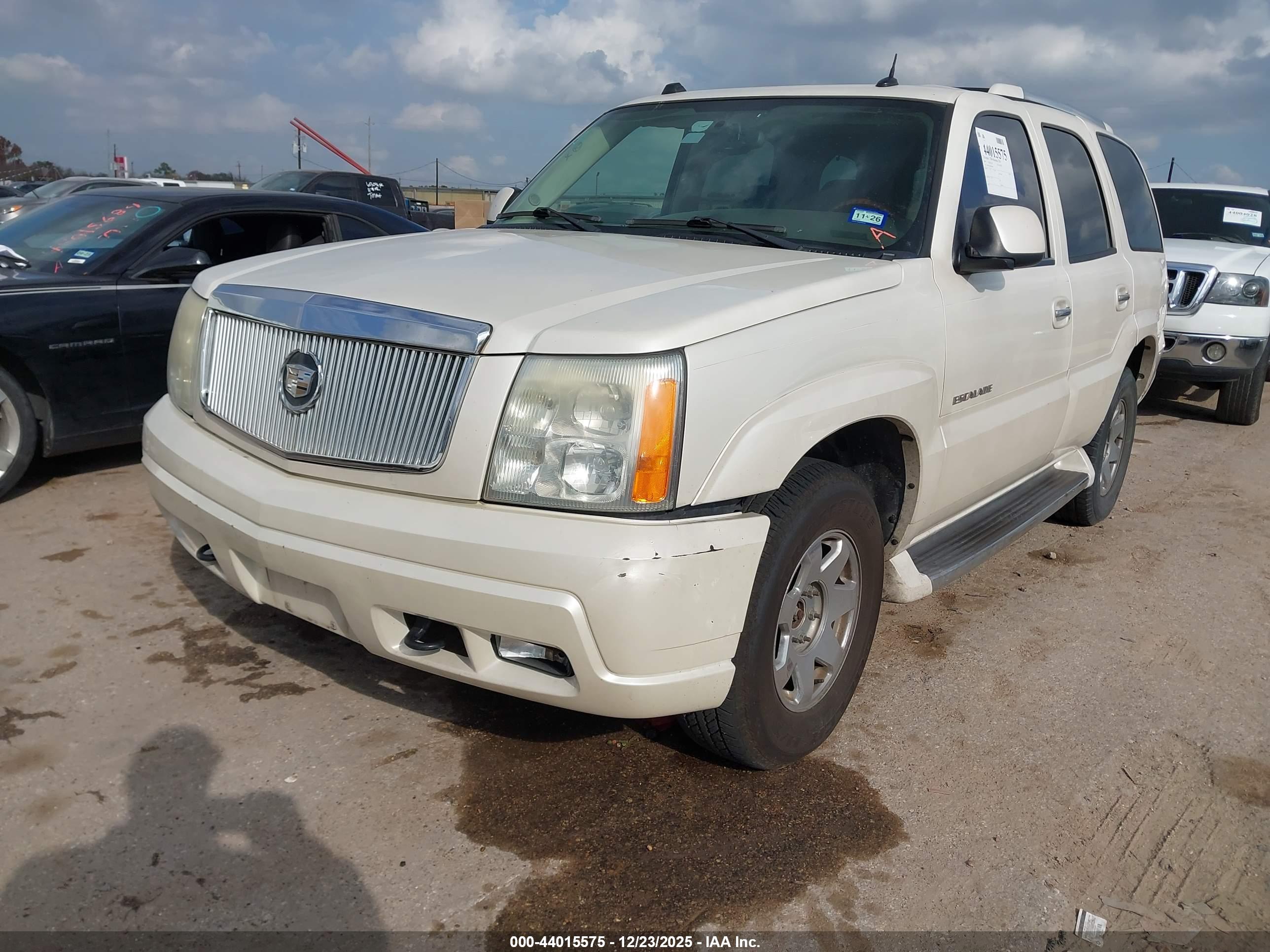 CADILLAC ESCALADE image 2