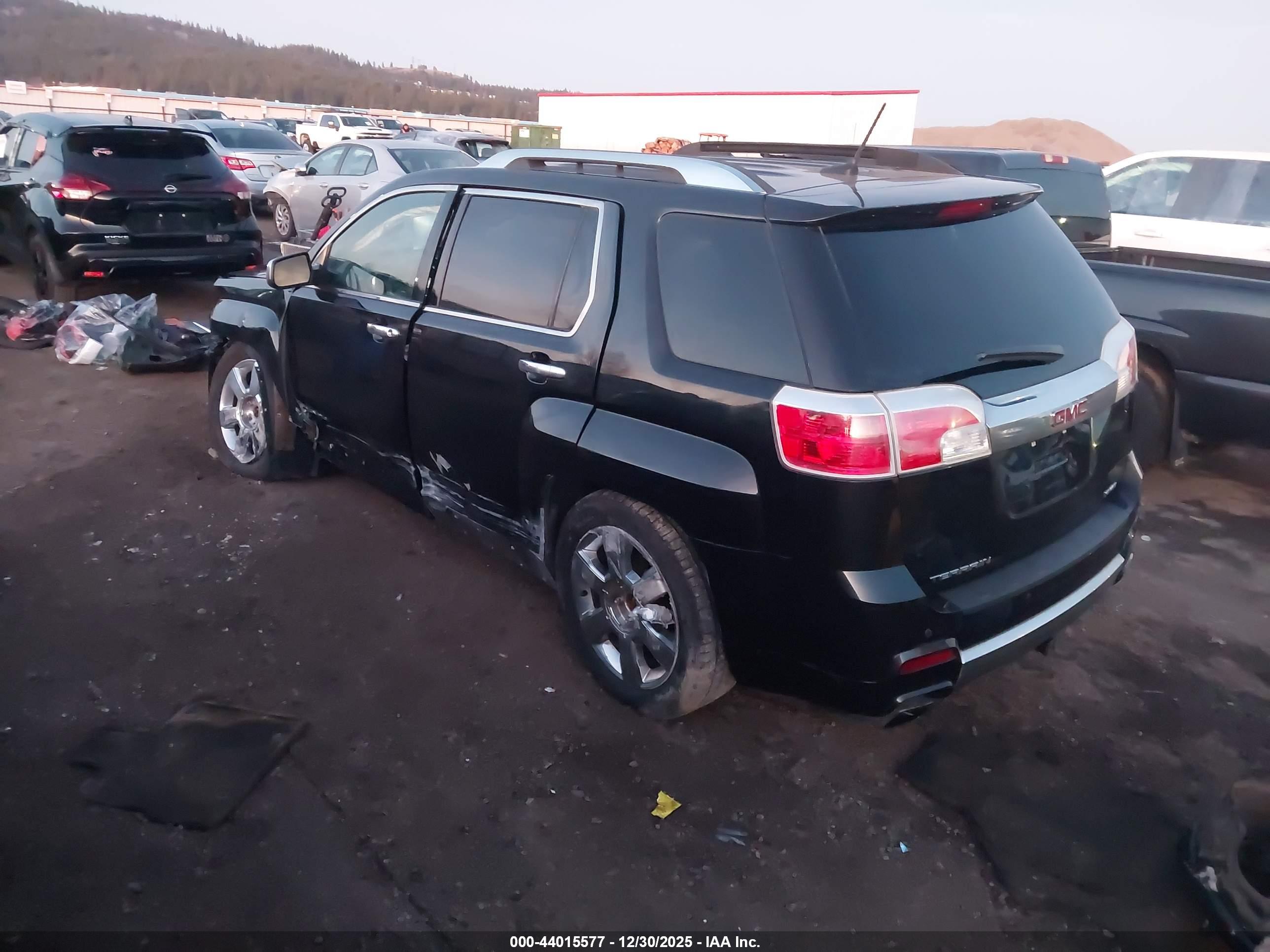 GMC TERRAIN image 3