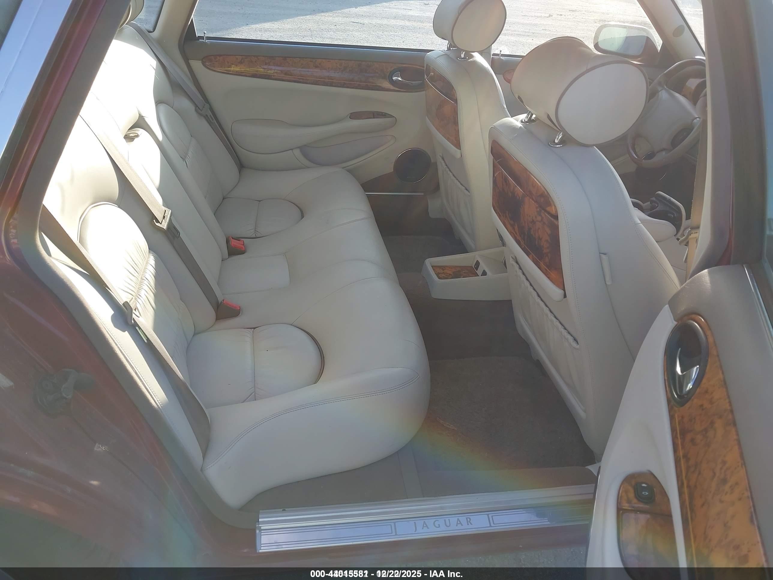 JAGUAR XJ8 image 8