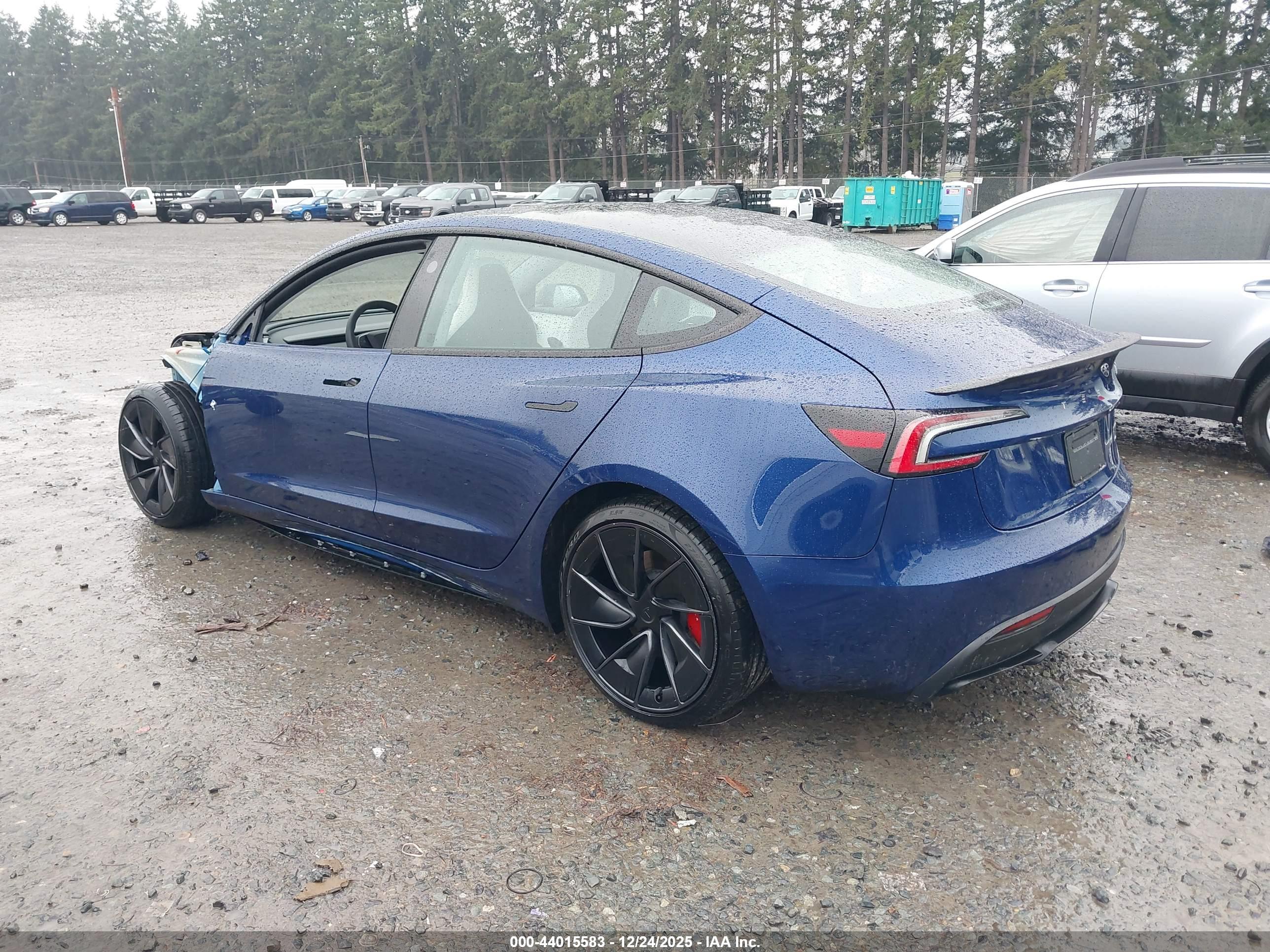 TESLA MODEL image 3