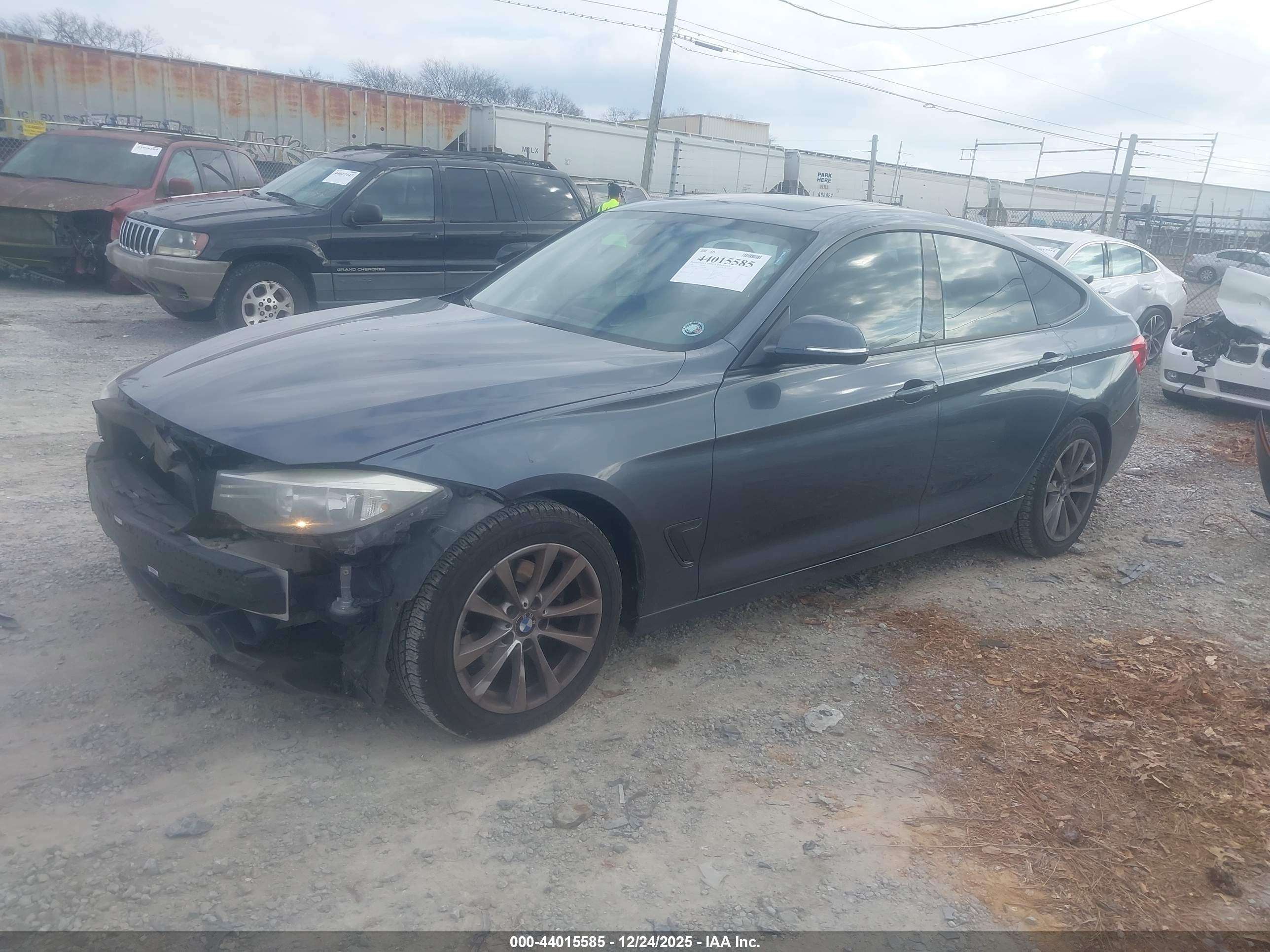 BMW 328I image 2
