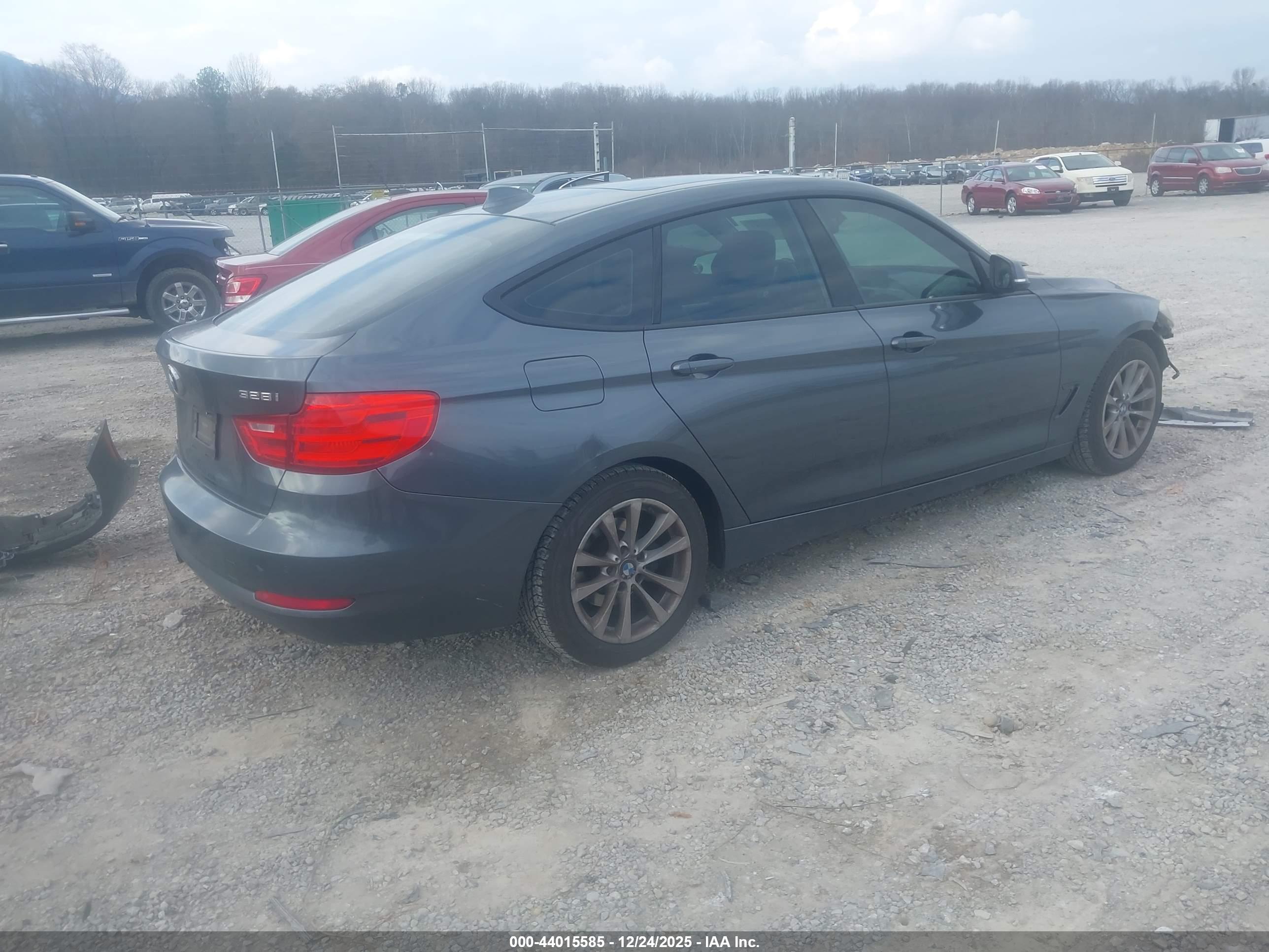 BMW 328I image 4