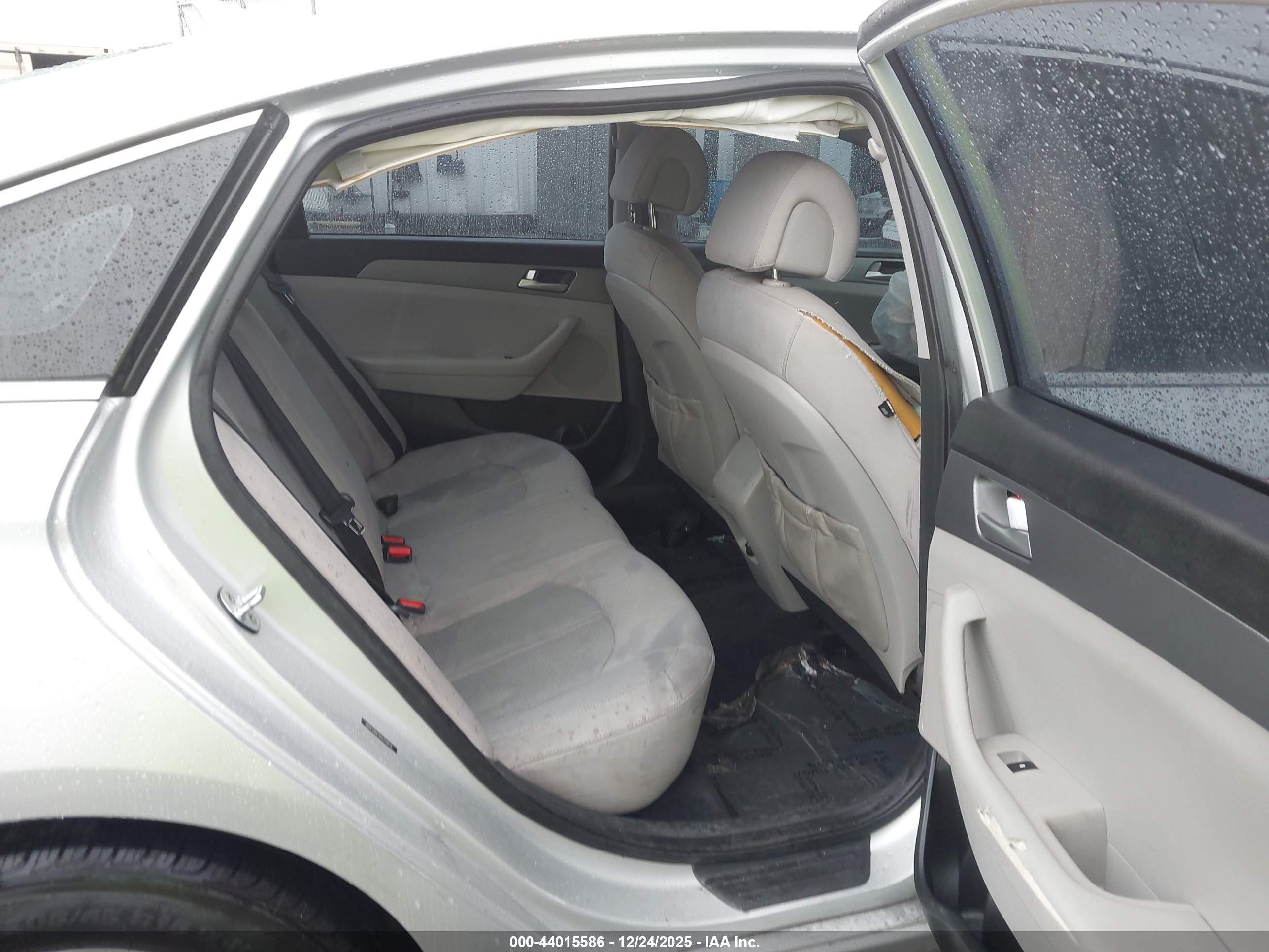 HYUNDAI SONATA image 8