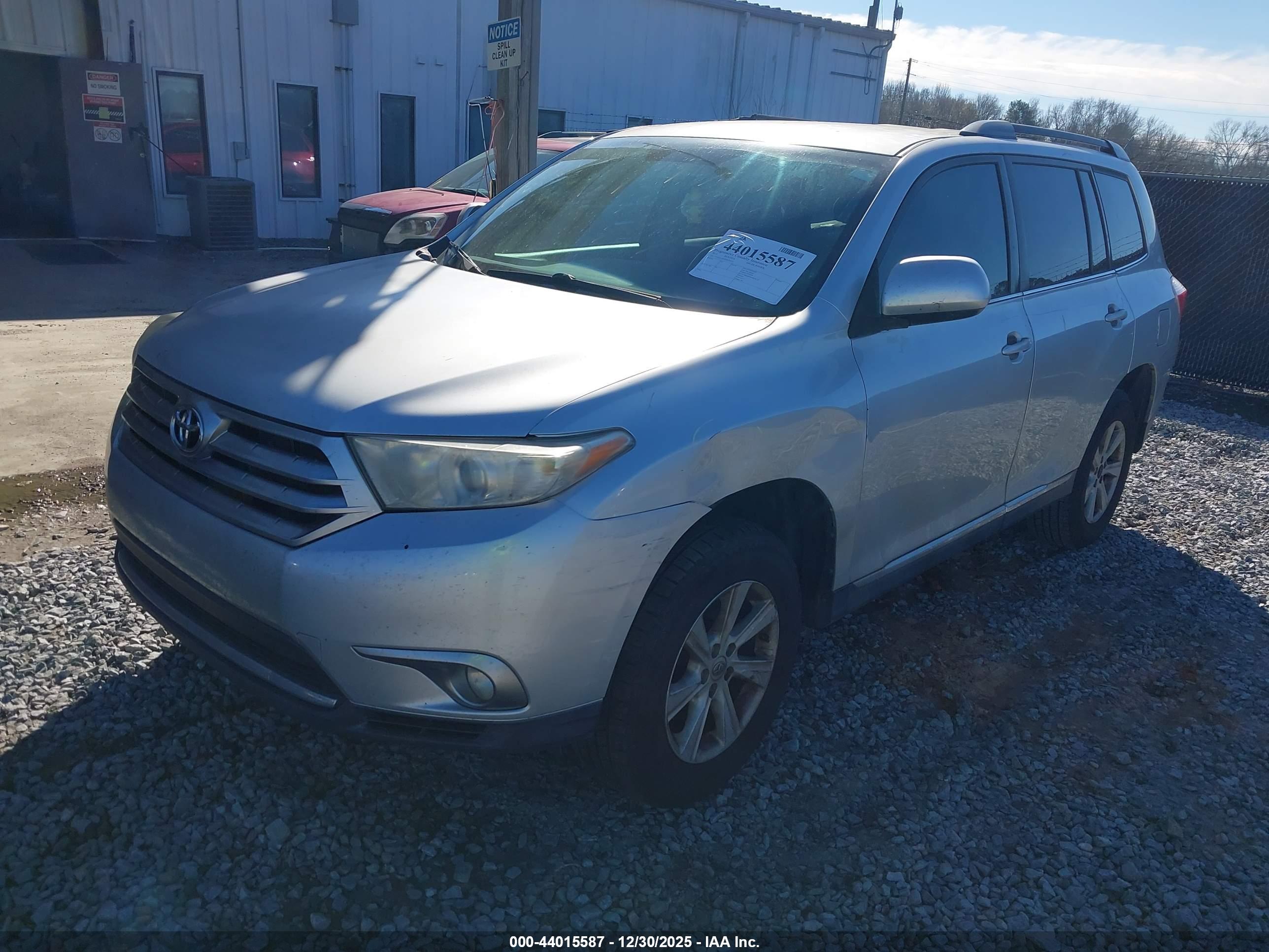 TOYOTA HIGHLANDER image 2