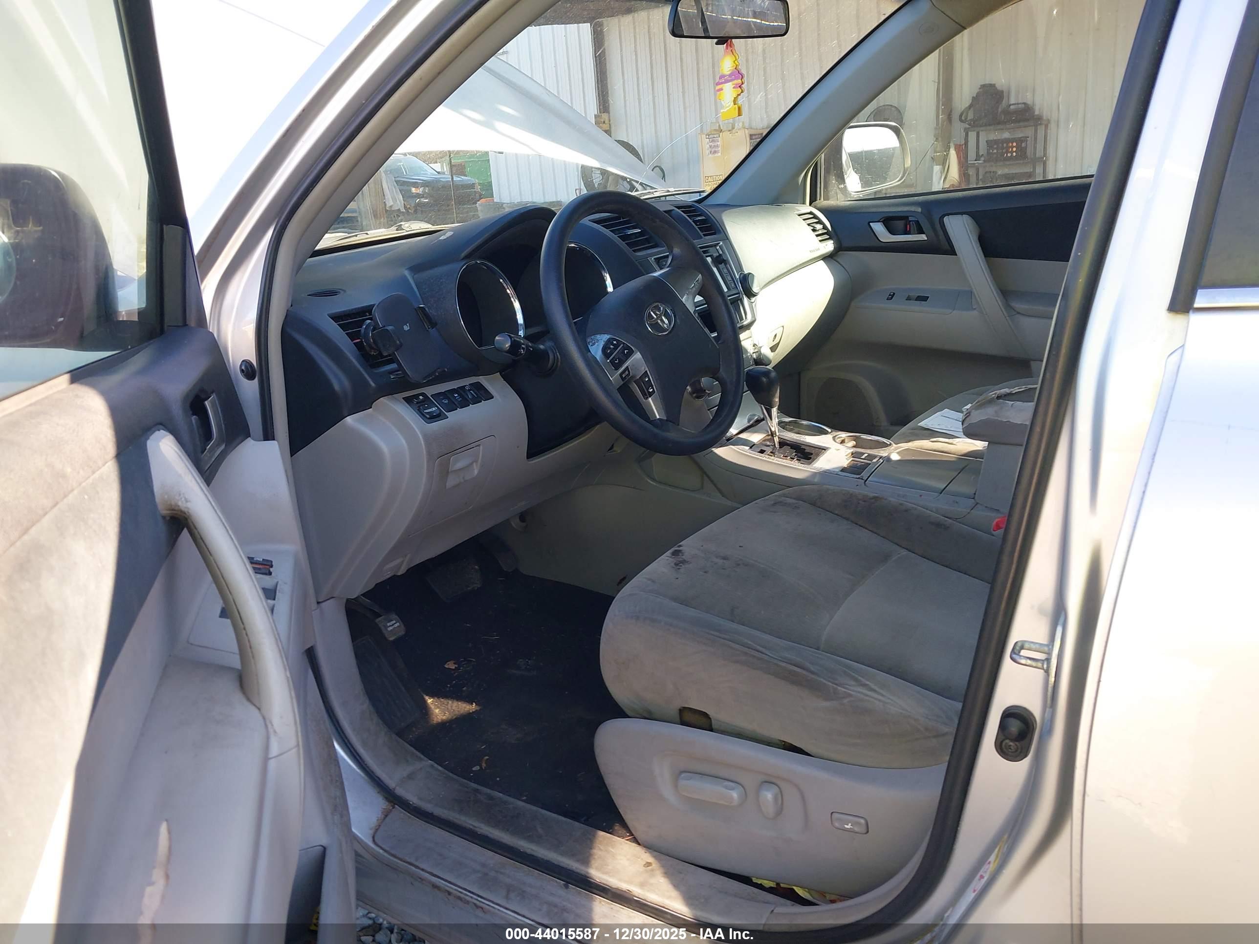 TOYOTA HIGHLANDER image 5
