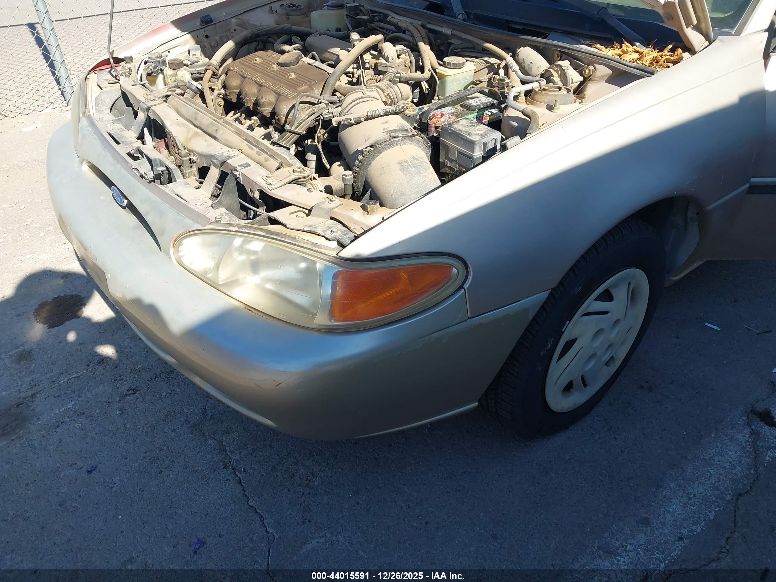 FORD ESCORT image 6