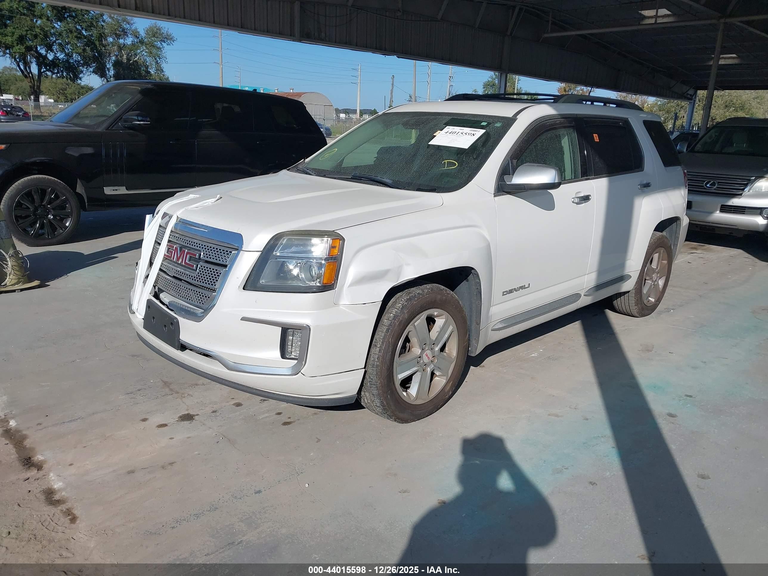 GMC TERRAIN image 2