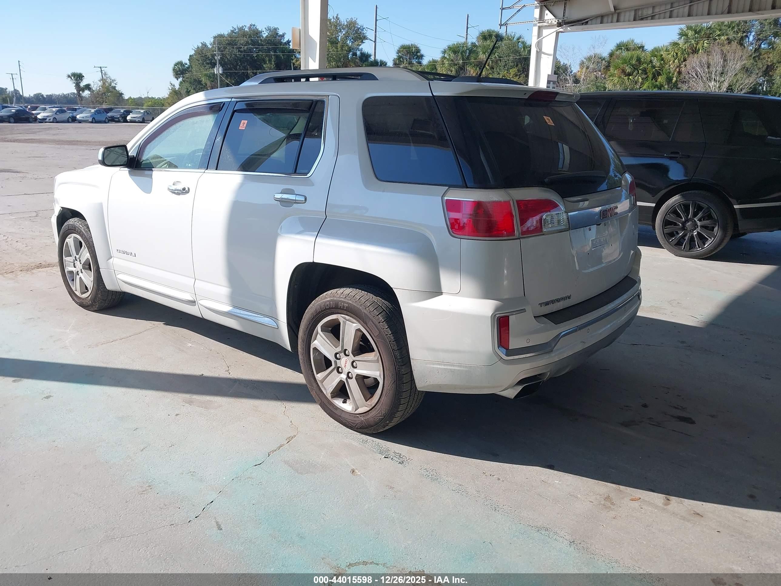 GMC TERRAIN image 3