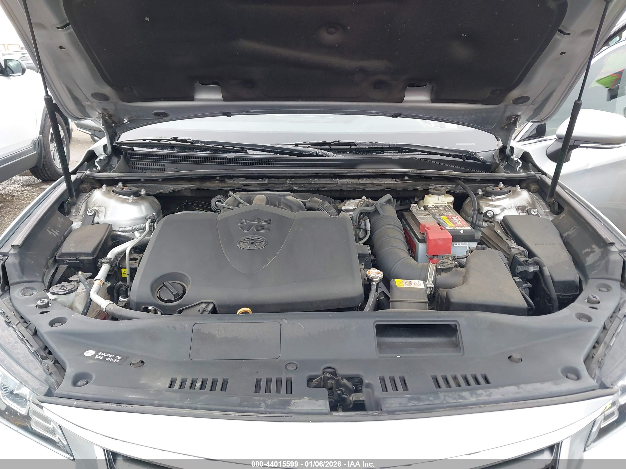TOYOTA AVALON image 10