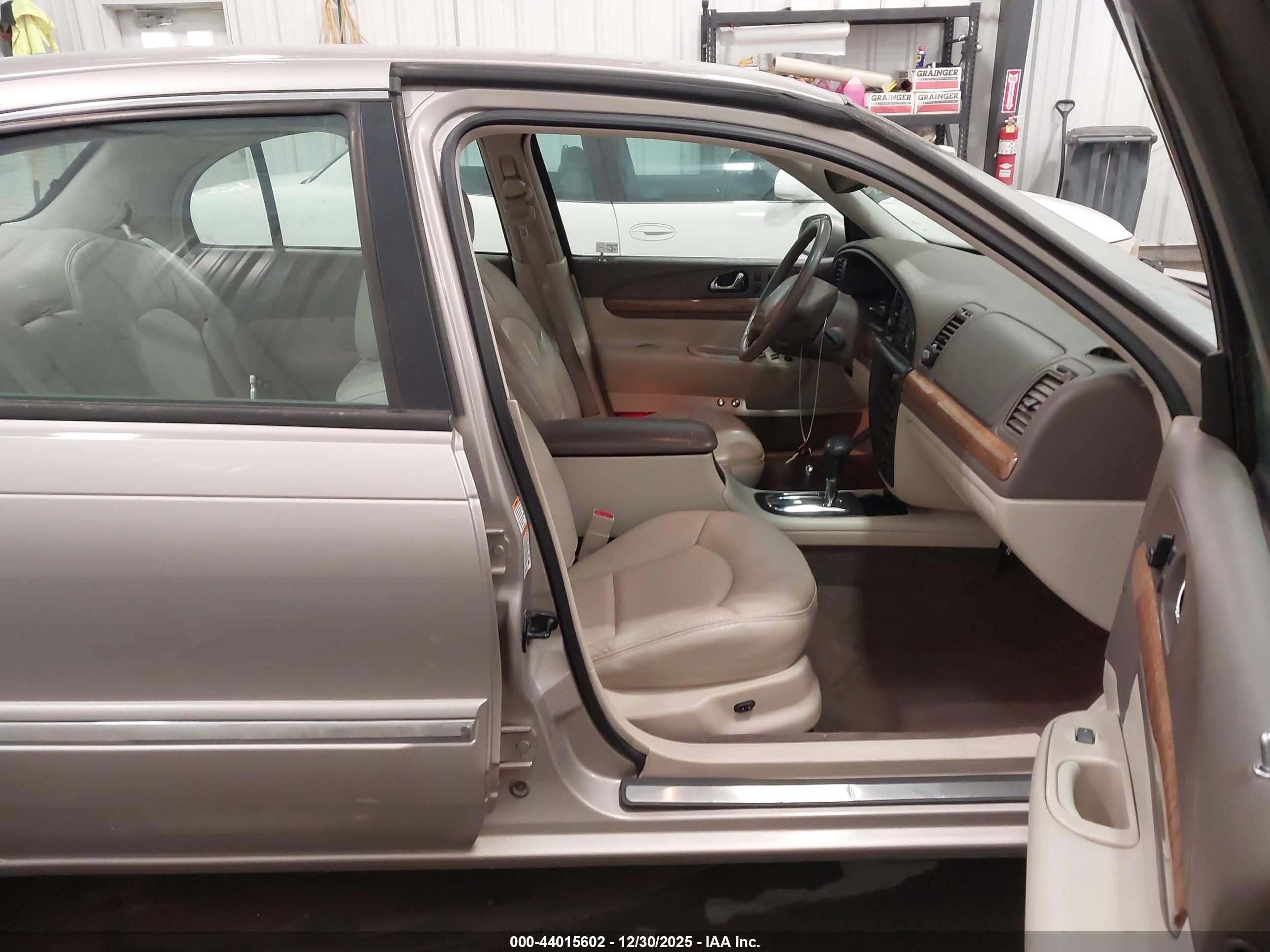 LINCOLN CONTINENTAL image 5