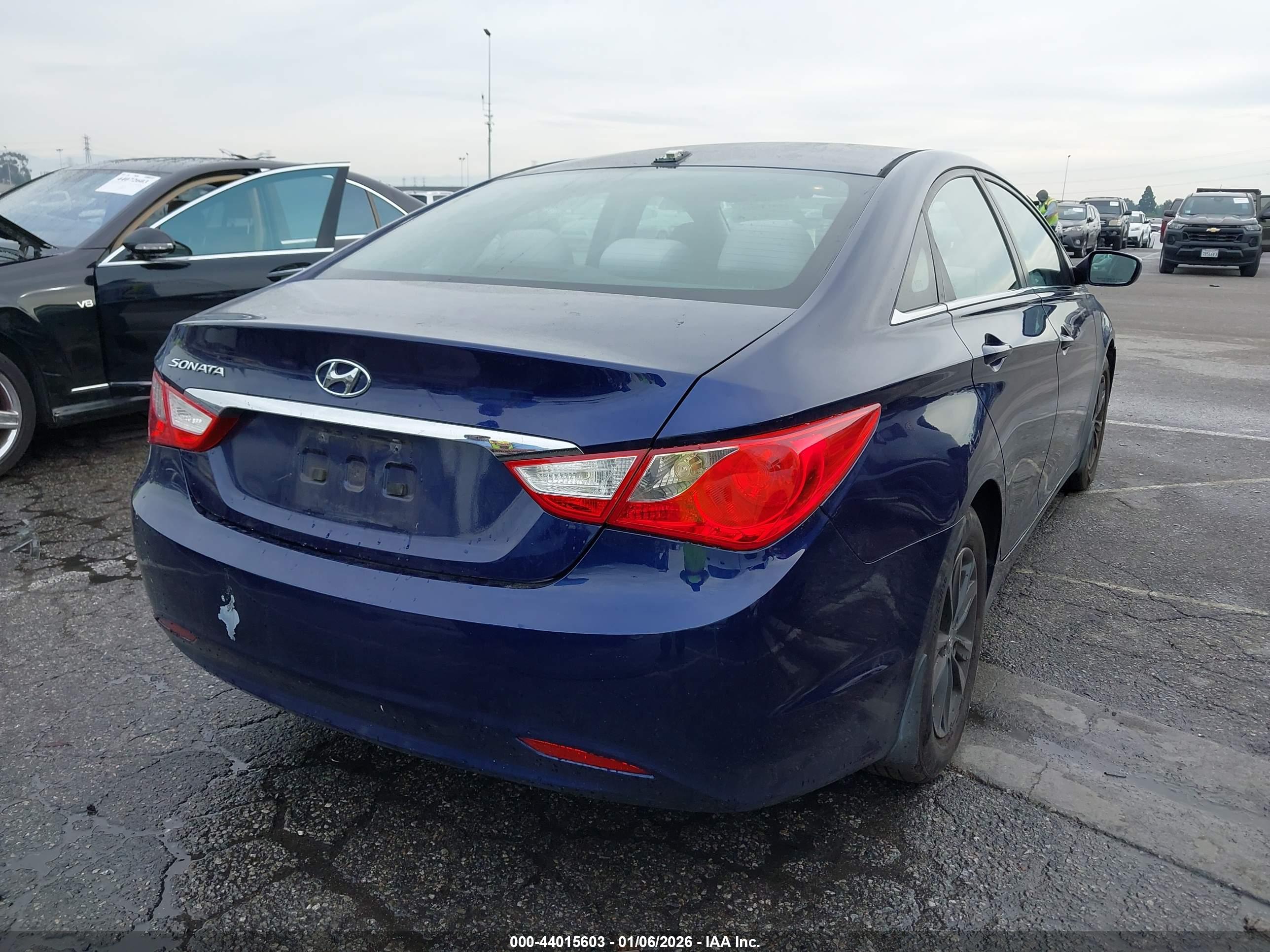 HYUNDAI SONATA image 4