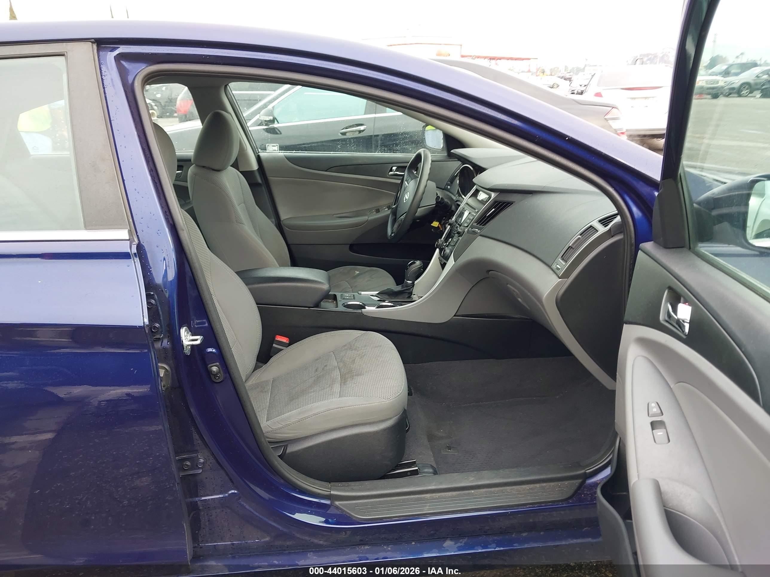 HYUNDAI SONATA image 5