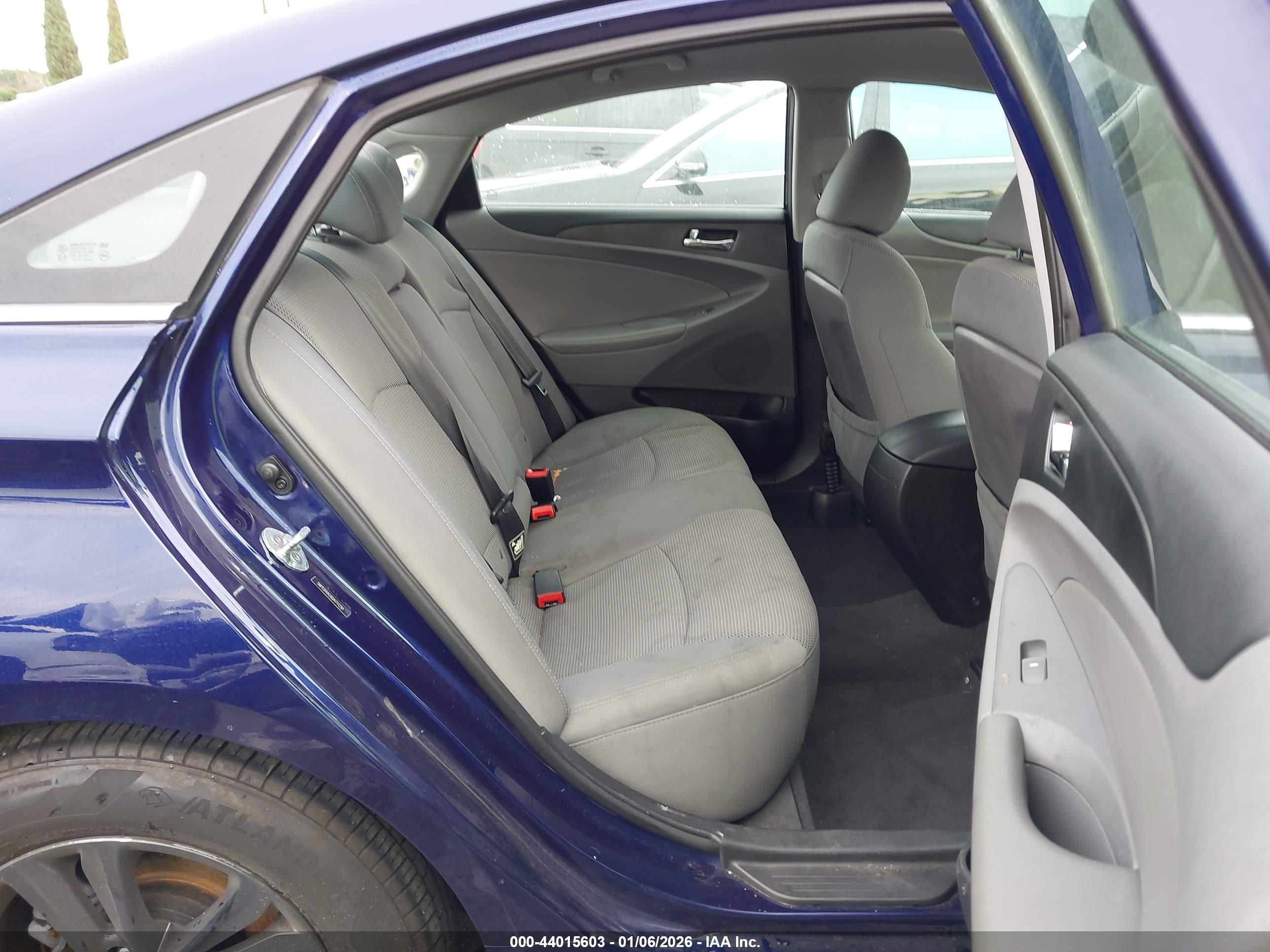 HYUNDAI SONATA image 8