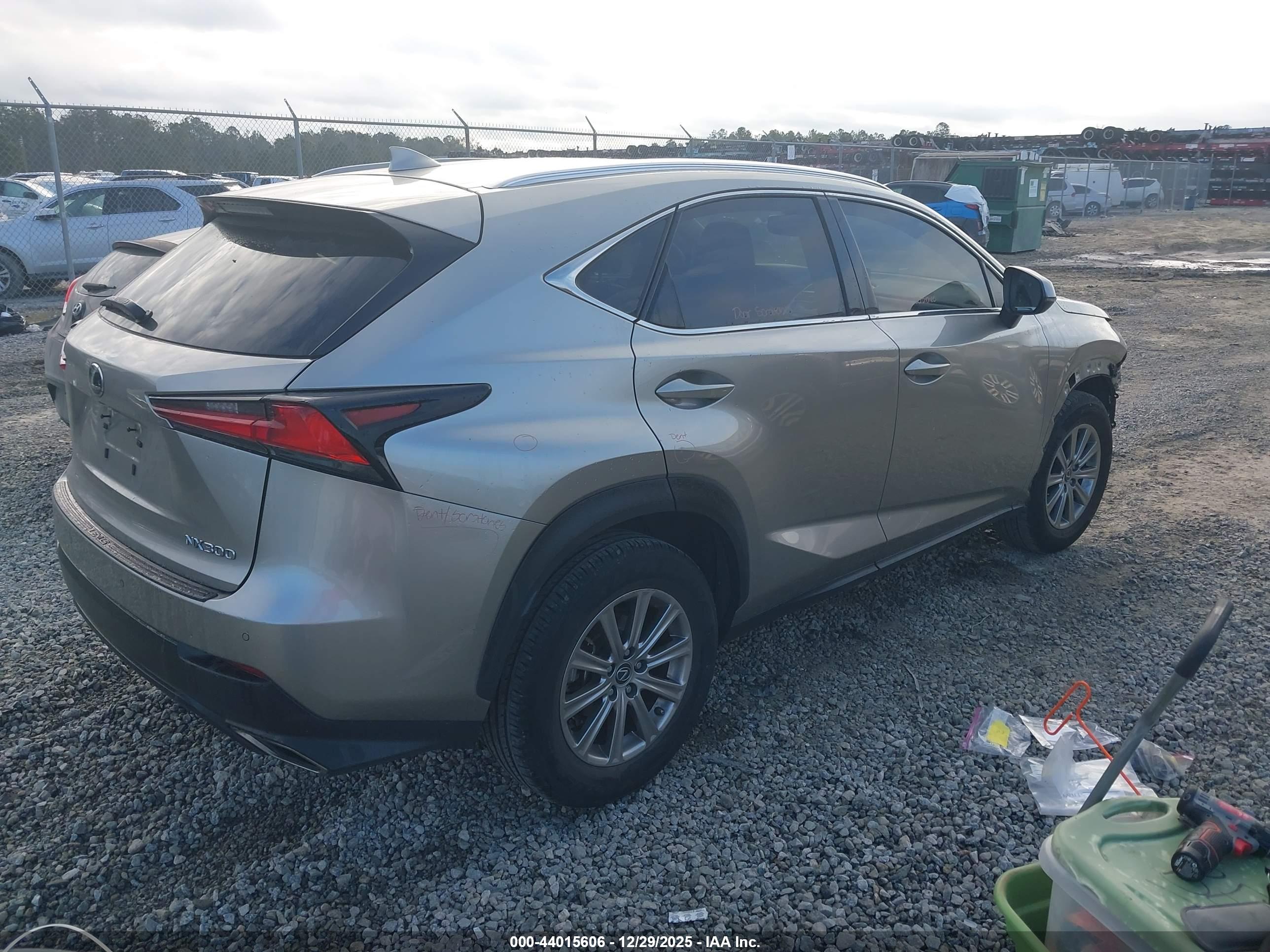 LEXUS NX image 4
