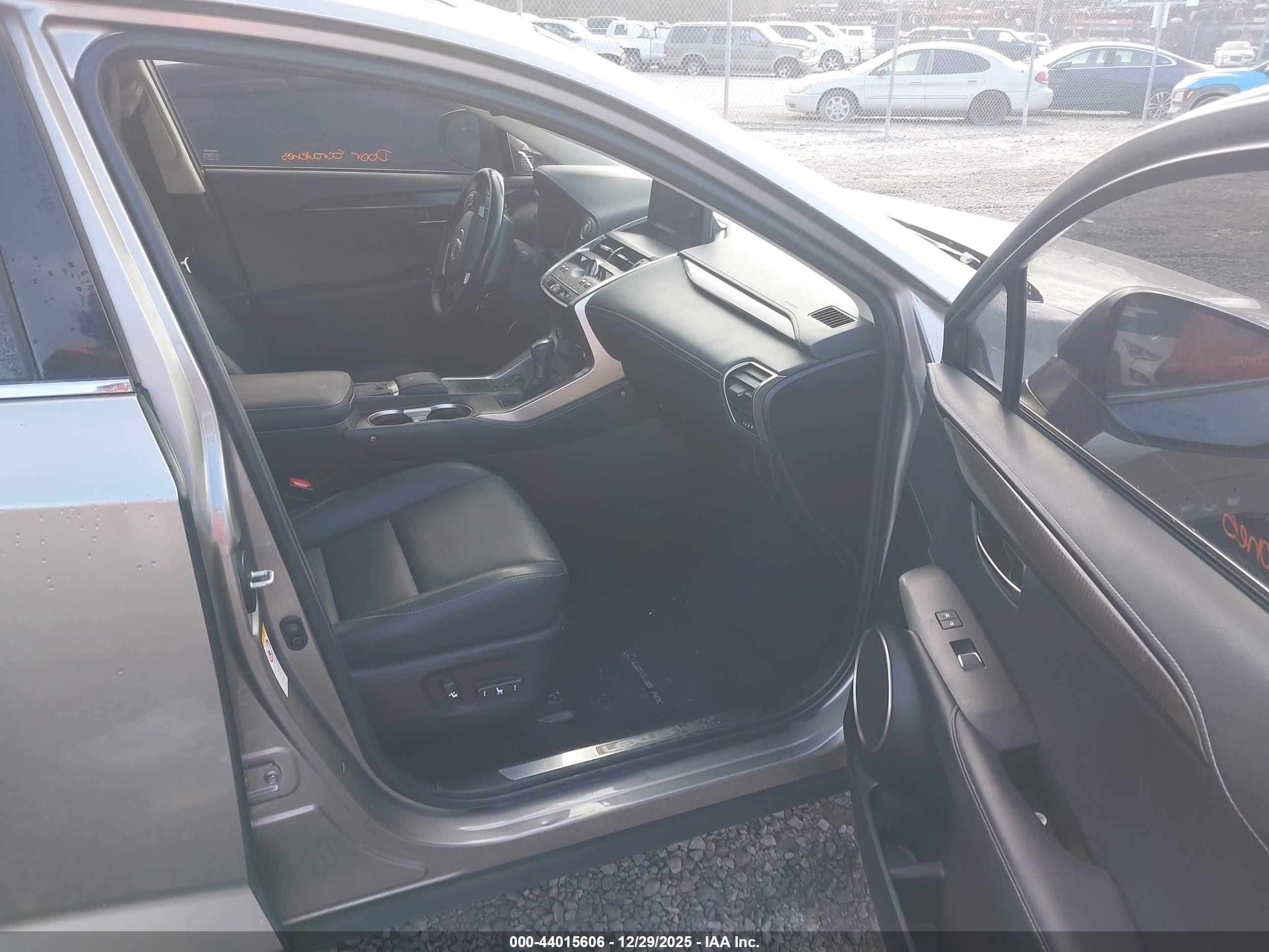 LEXUS NX image 5