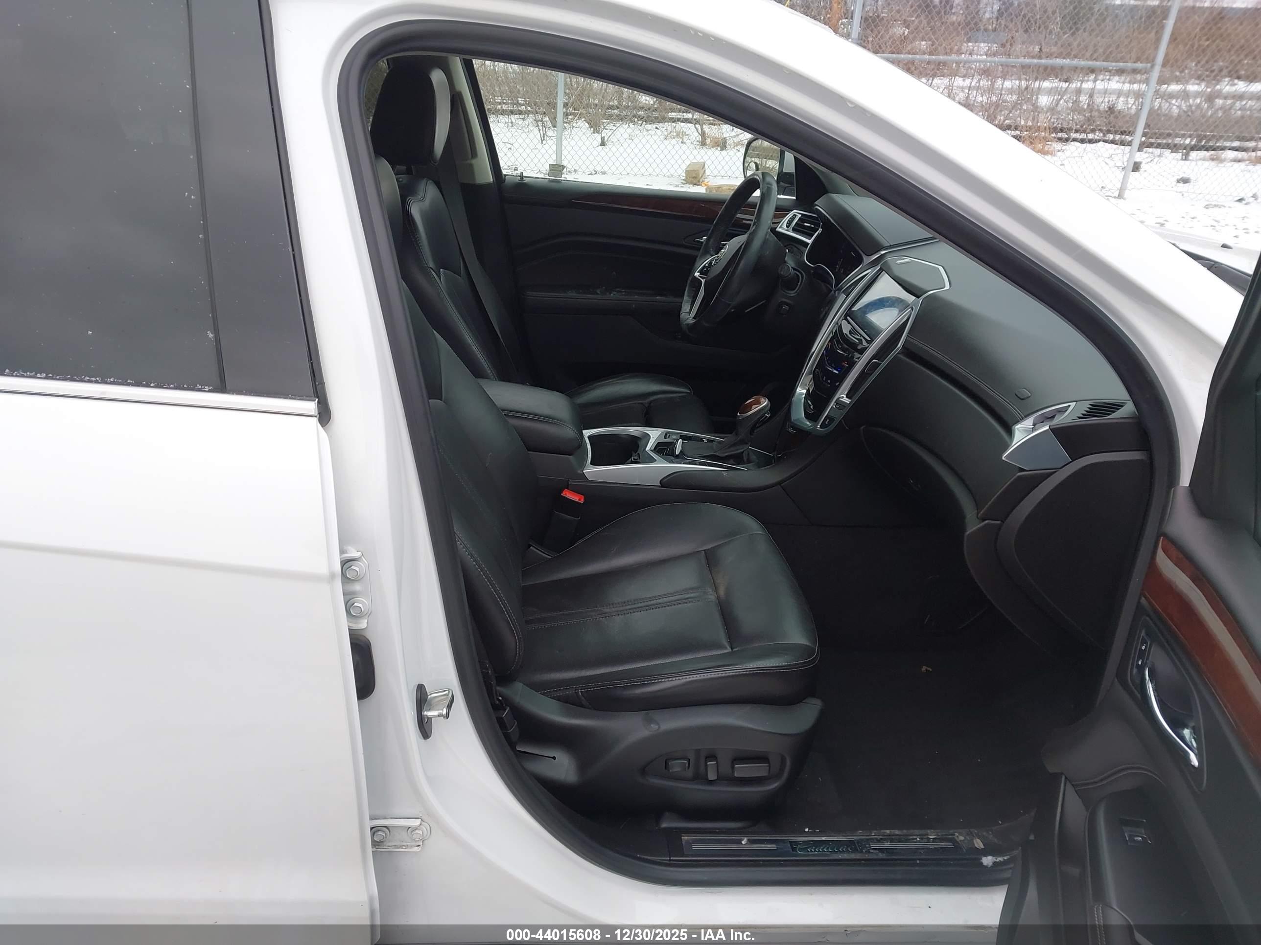 CADILLAC SRX image 5