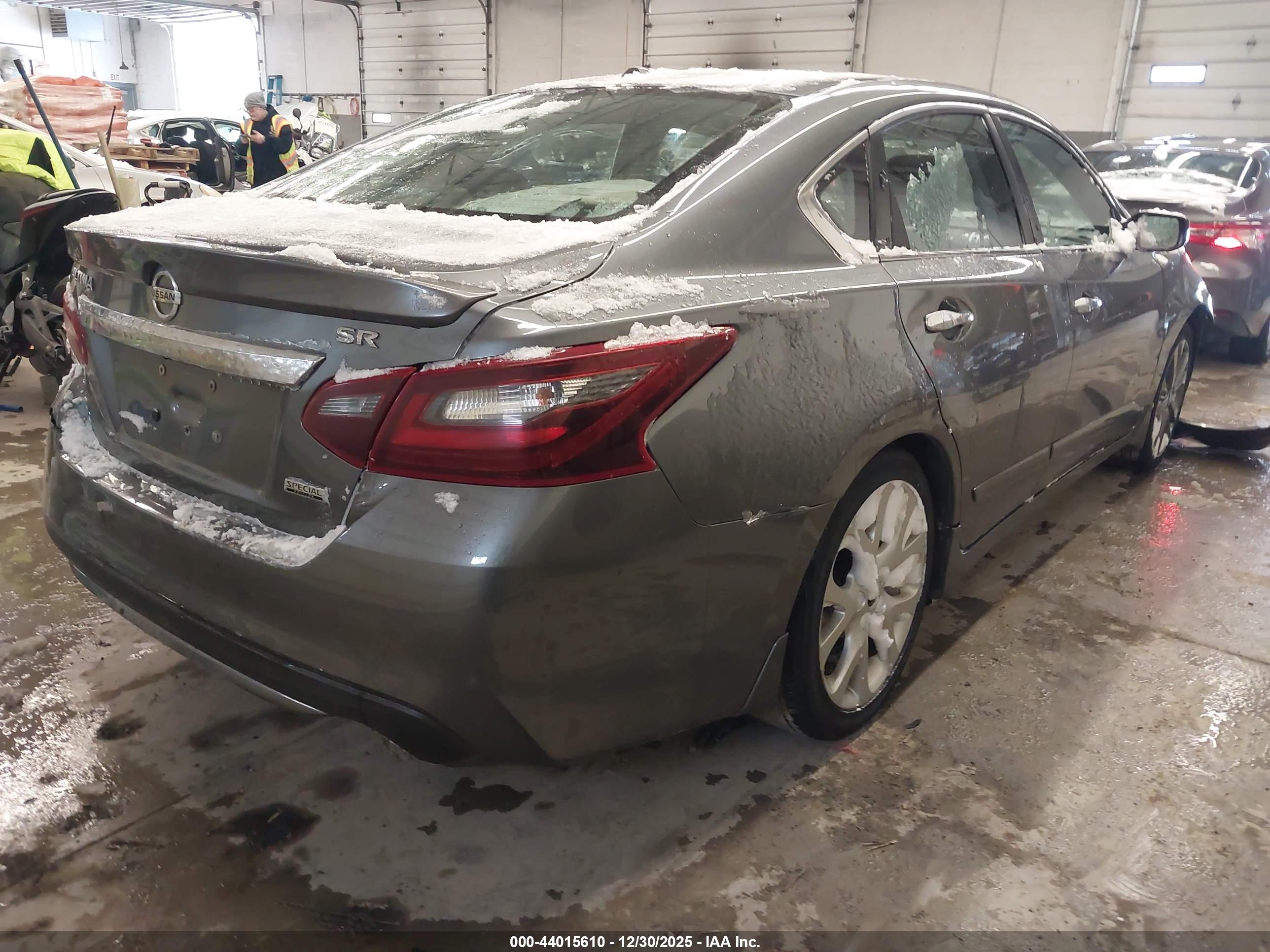 NISSAN ALTIMA image 4
