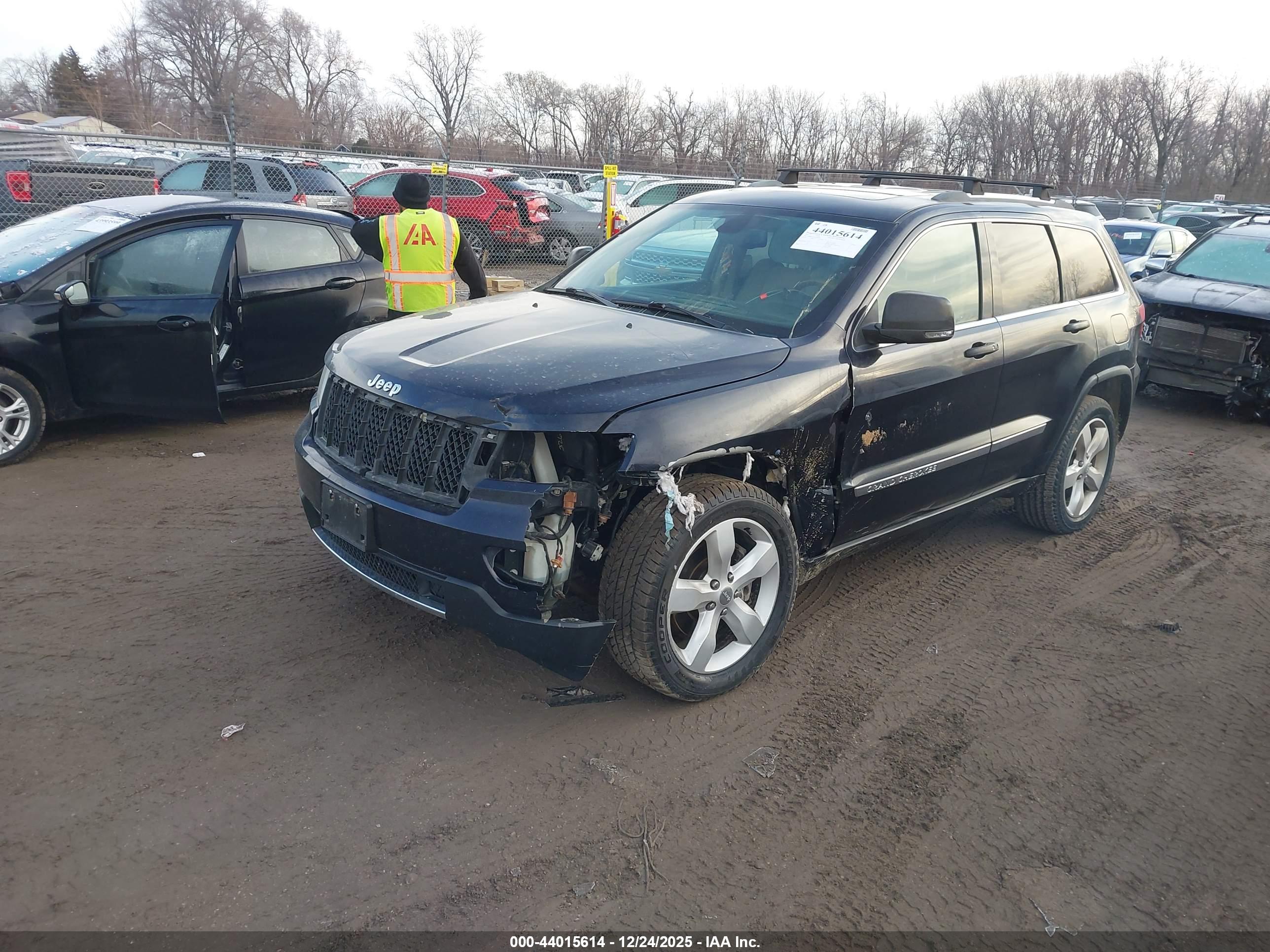 JEEP GRAND image 2