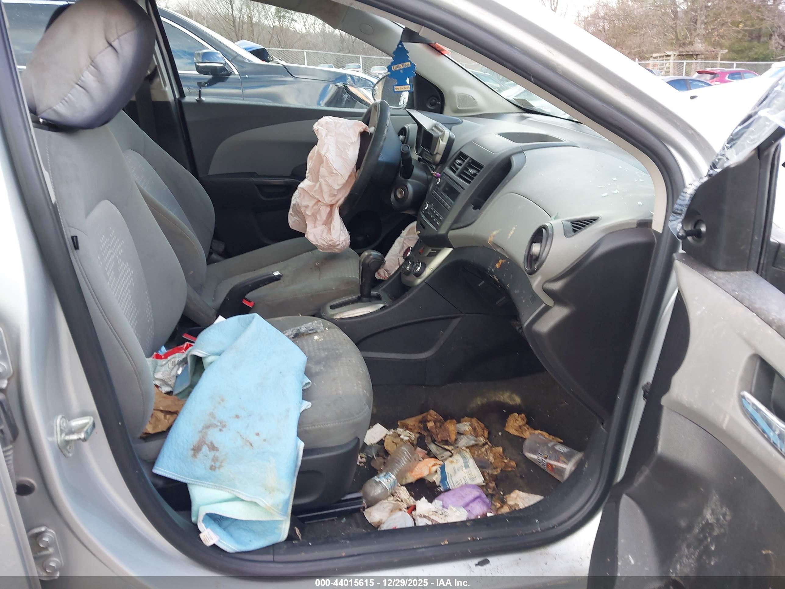CHEVROLET SONIC image 5